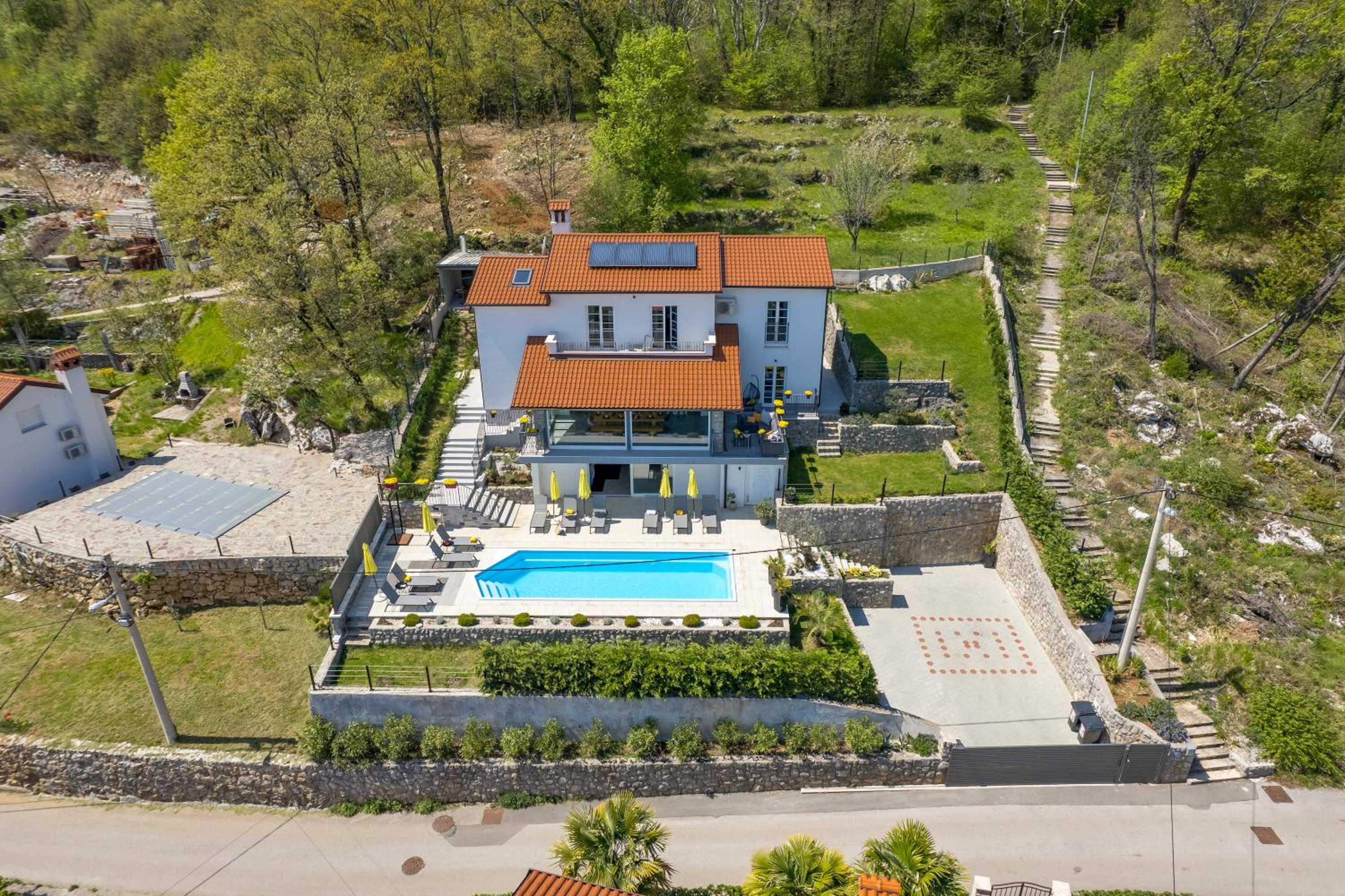 Four-Bedroom Villa photo 2