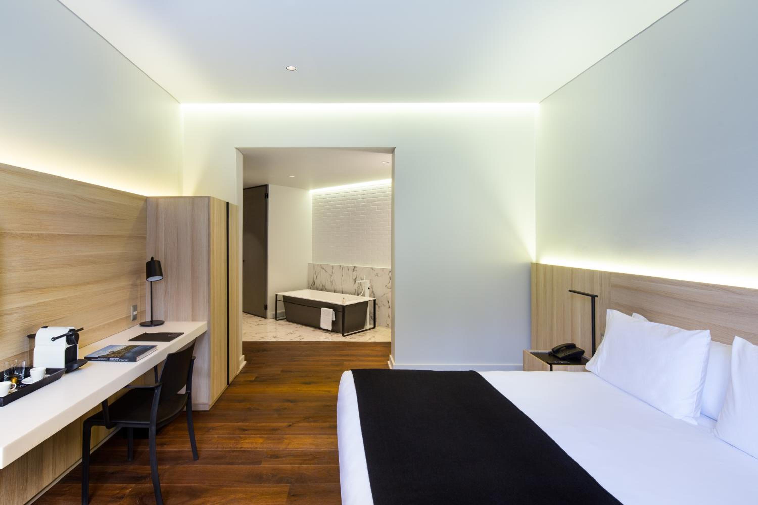  Double Suite photo 1