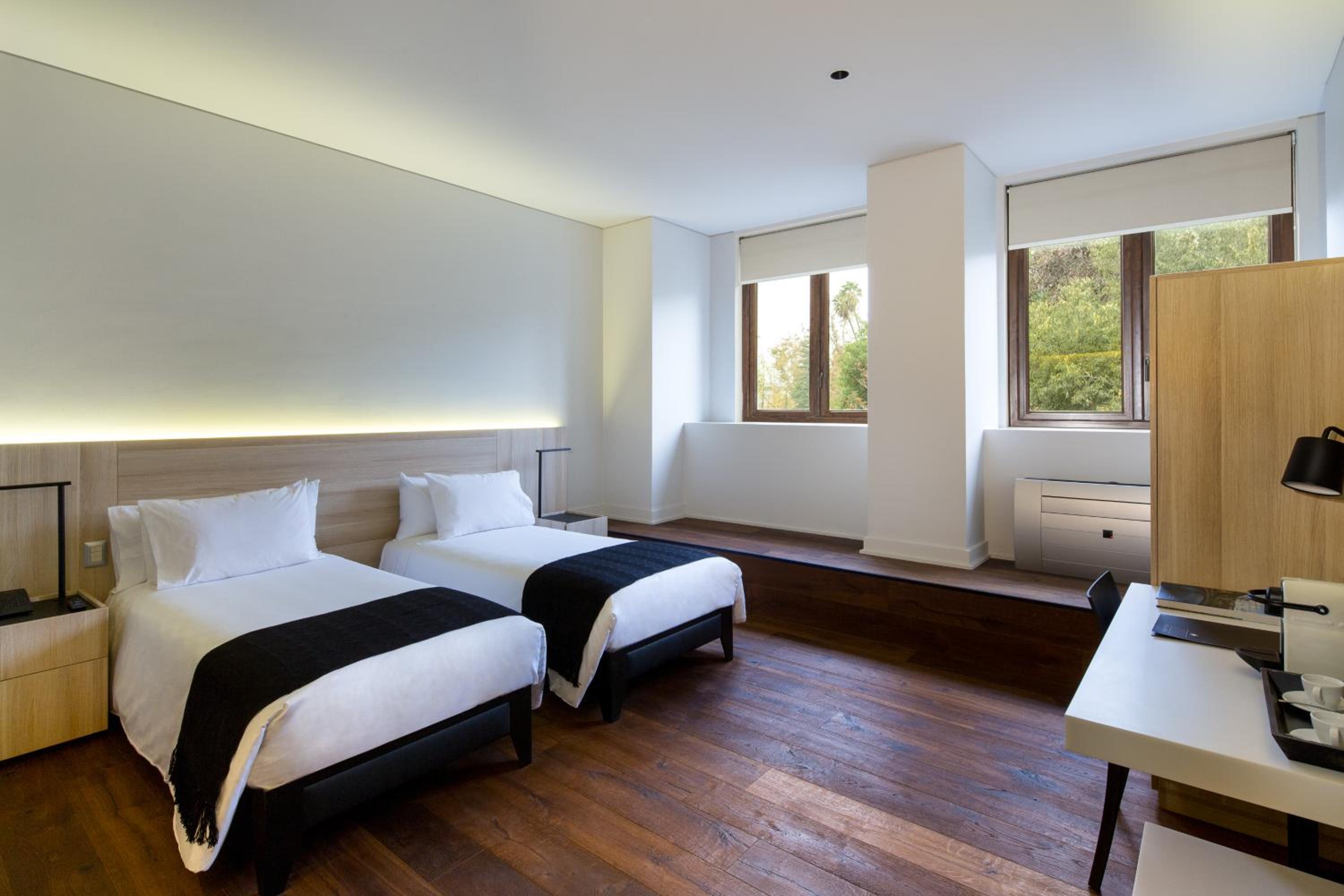 Superior Double or Twin Room with Park View photo 2