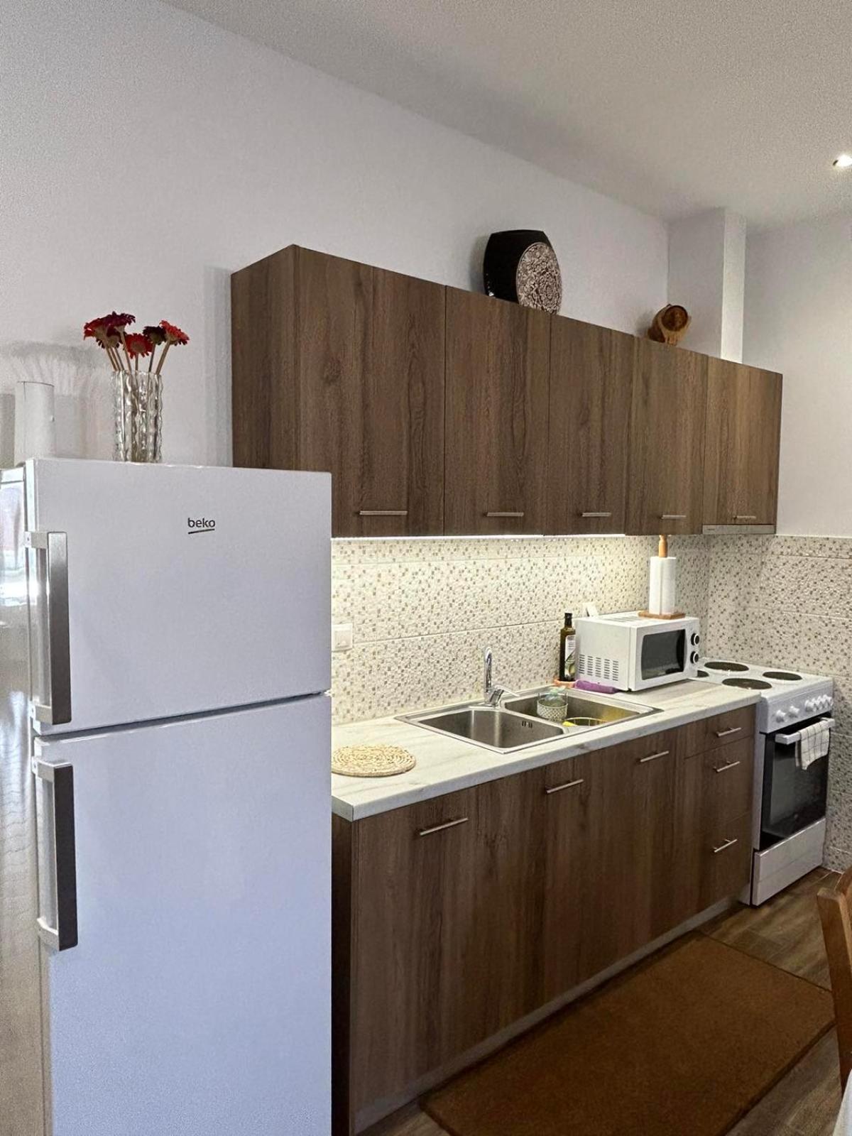One-Bedroom House - Photo 17
