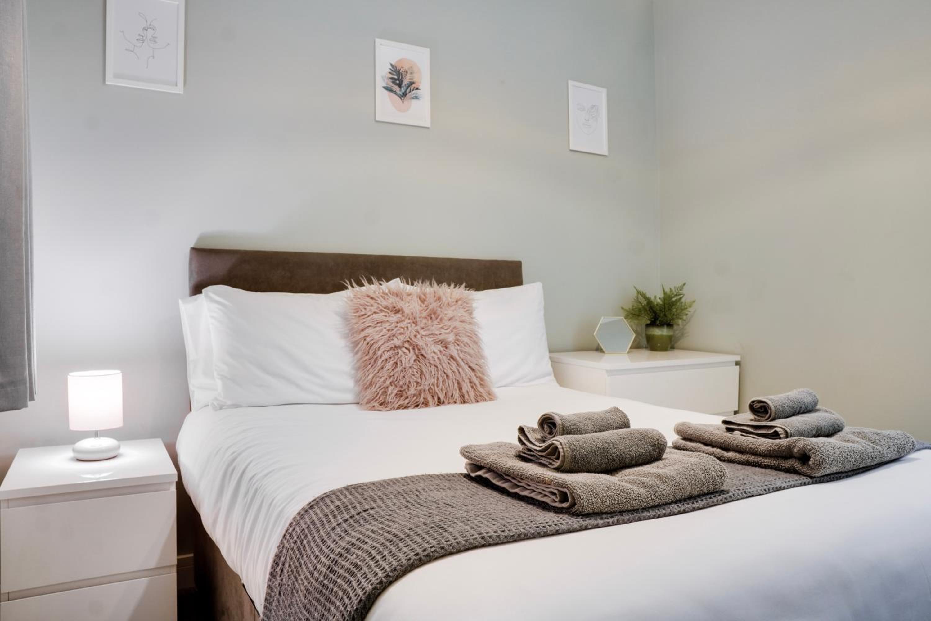 Two-Bedroom House - Photo 7