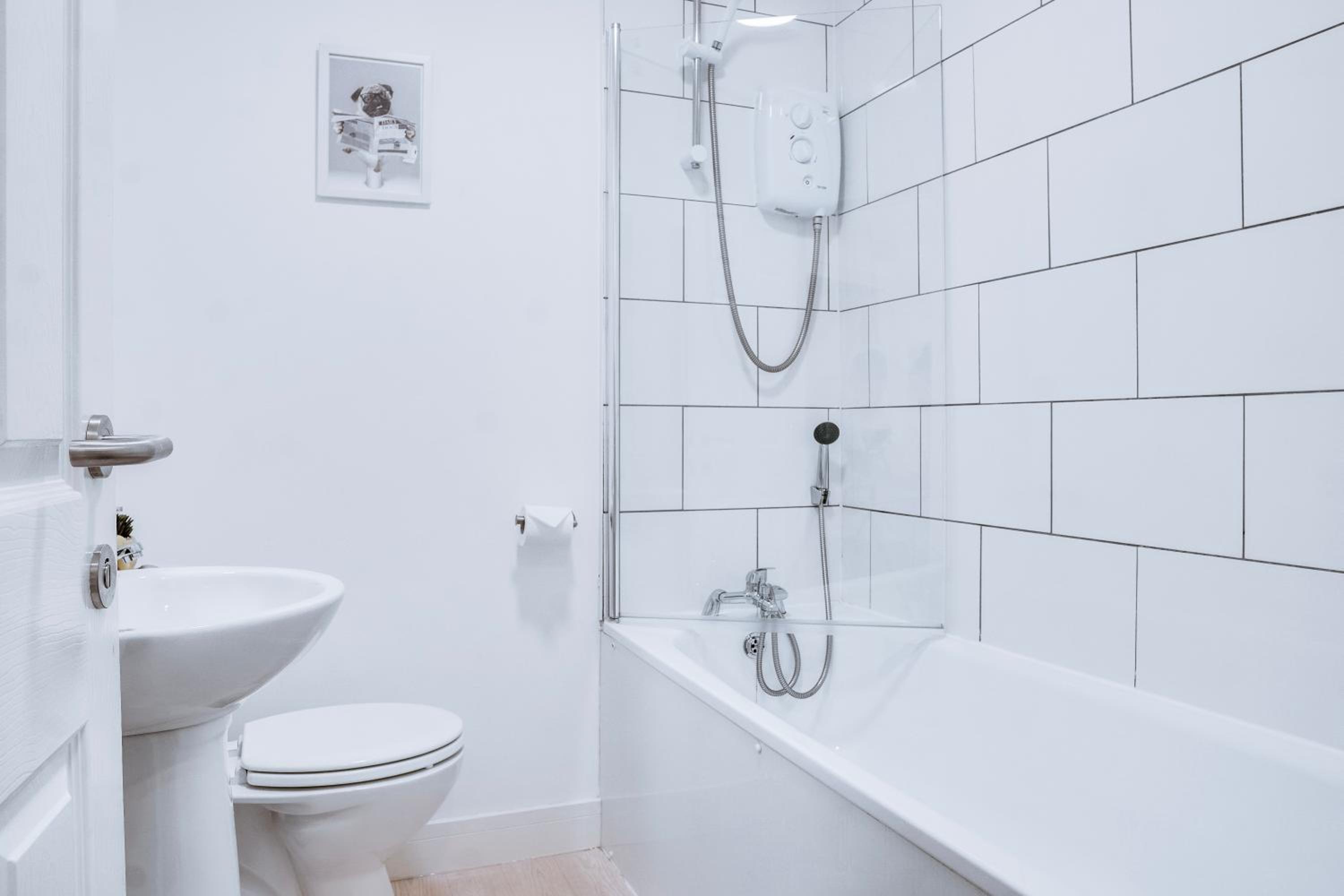 Two-Bedroom House - Photo 9