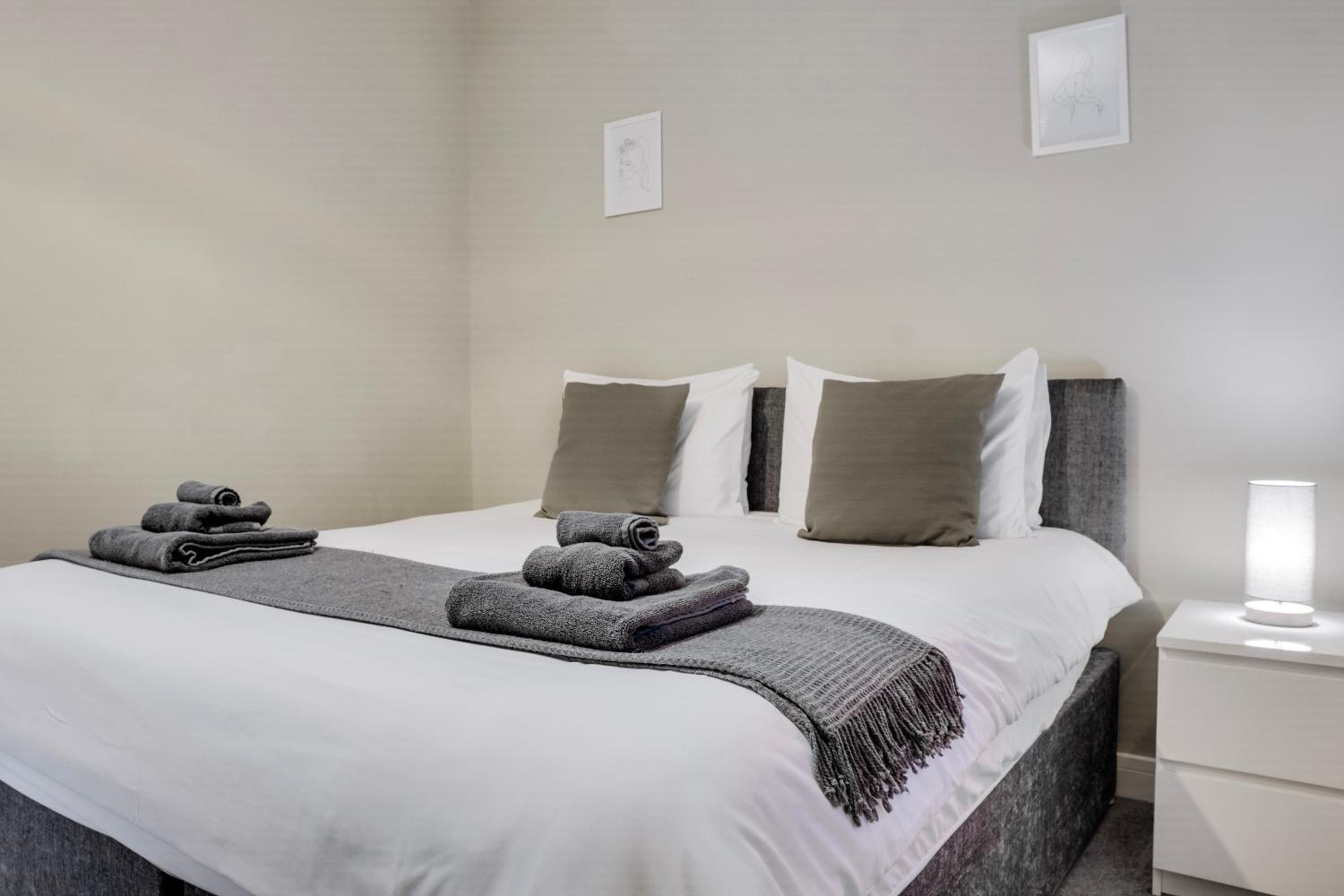 Two-Bedroom House - Photo 10