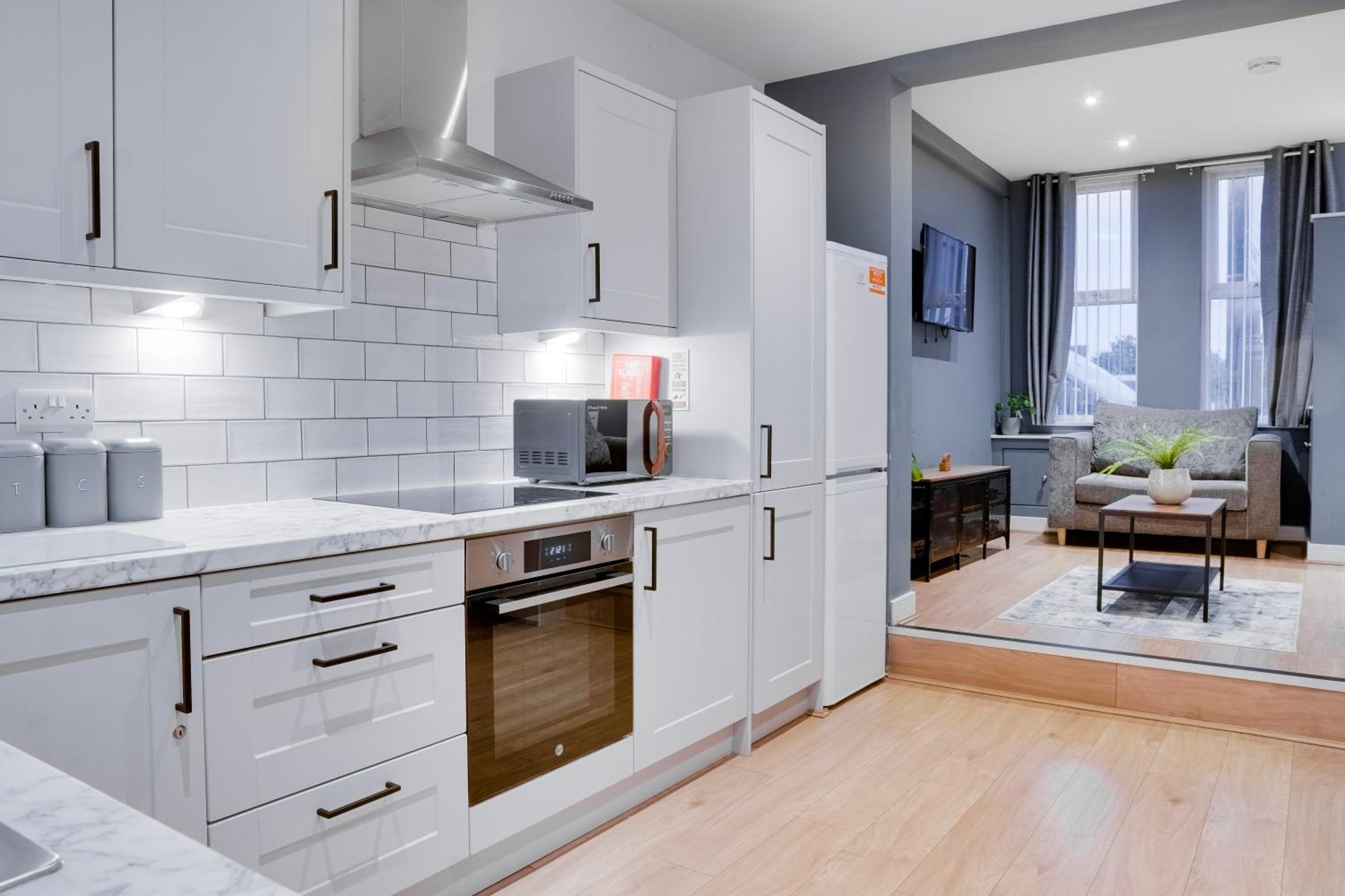 Two-Bedroom House - Photo 16