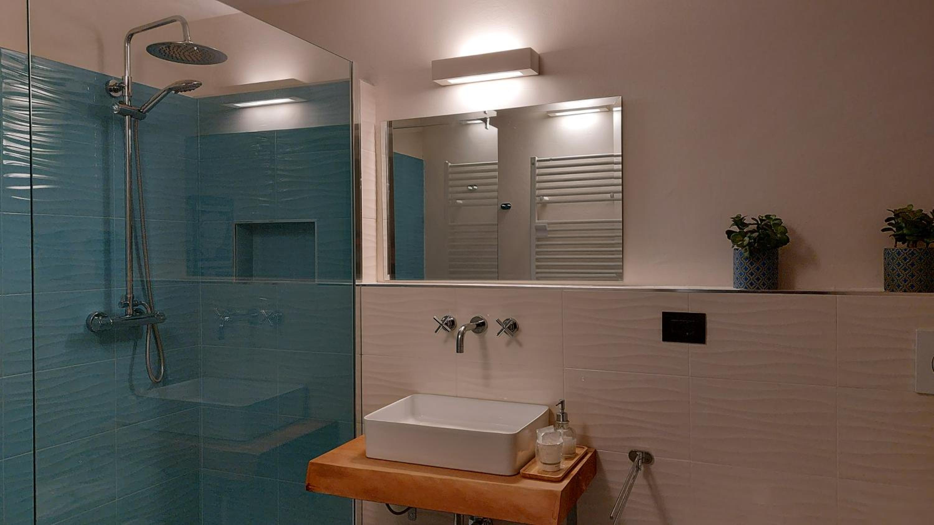 Quadruple Room with Private Bathroom - Photo 4