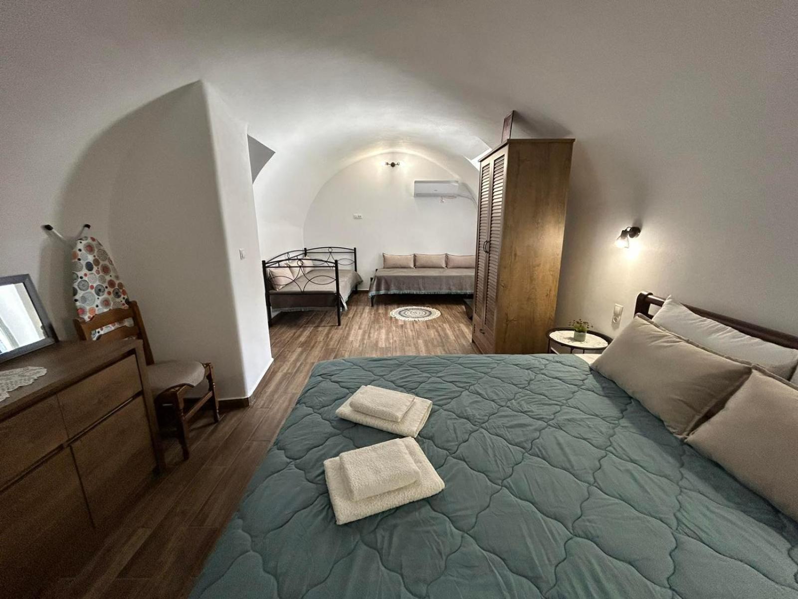 One-Bedroom House - Photo 1