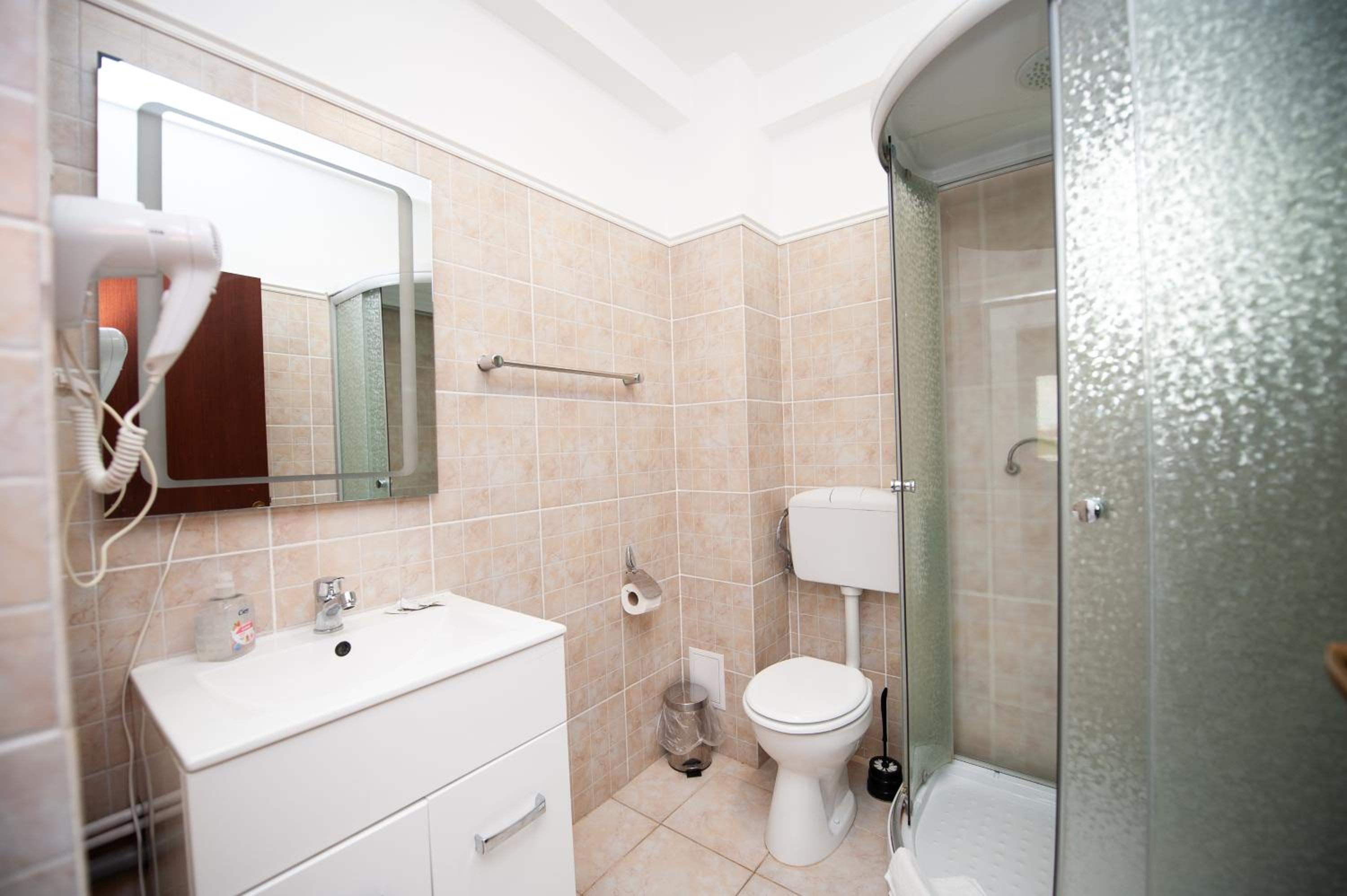 Apartment with Terrace - Photo 10