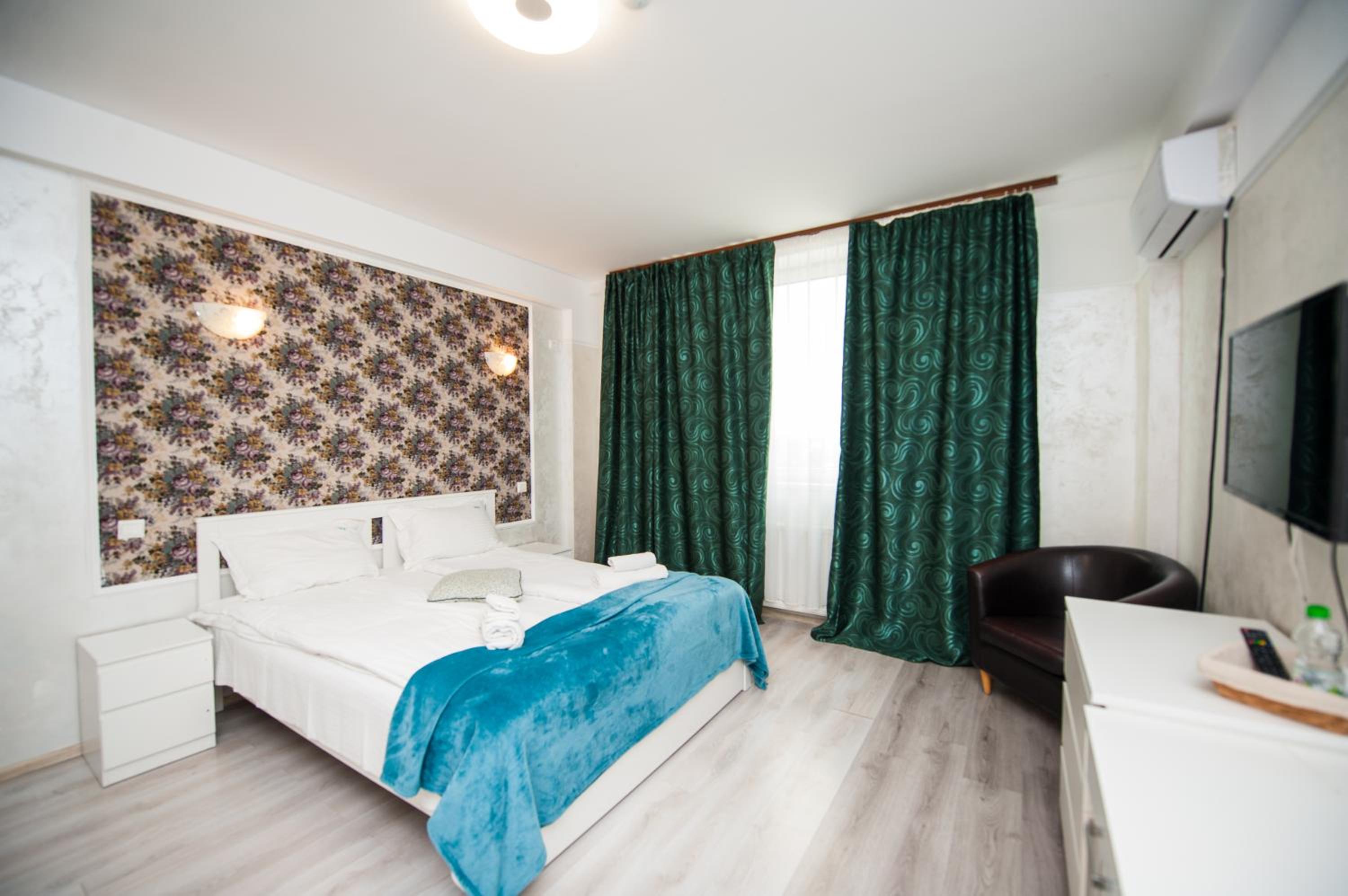 Apartment with Terrace - Photo 1