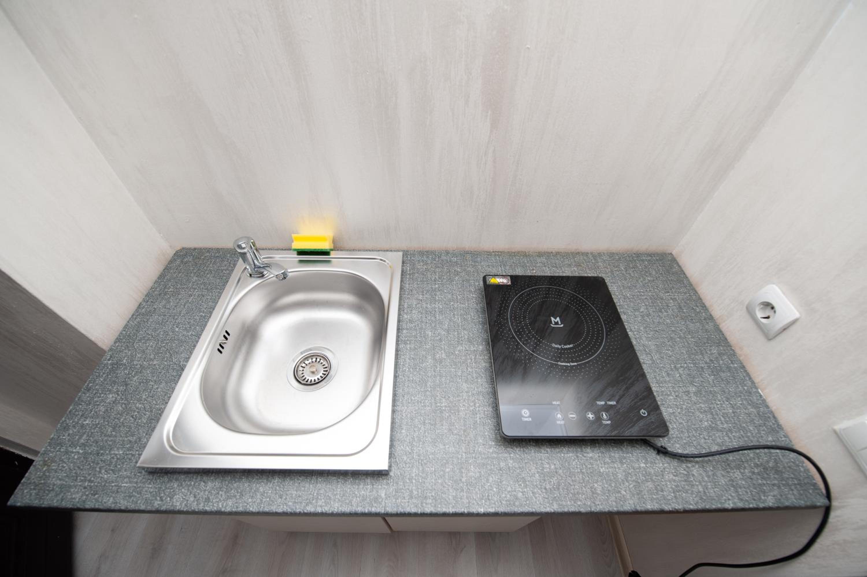 Apartment with Terrace - Photo 7