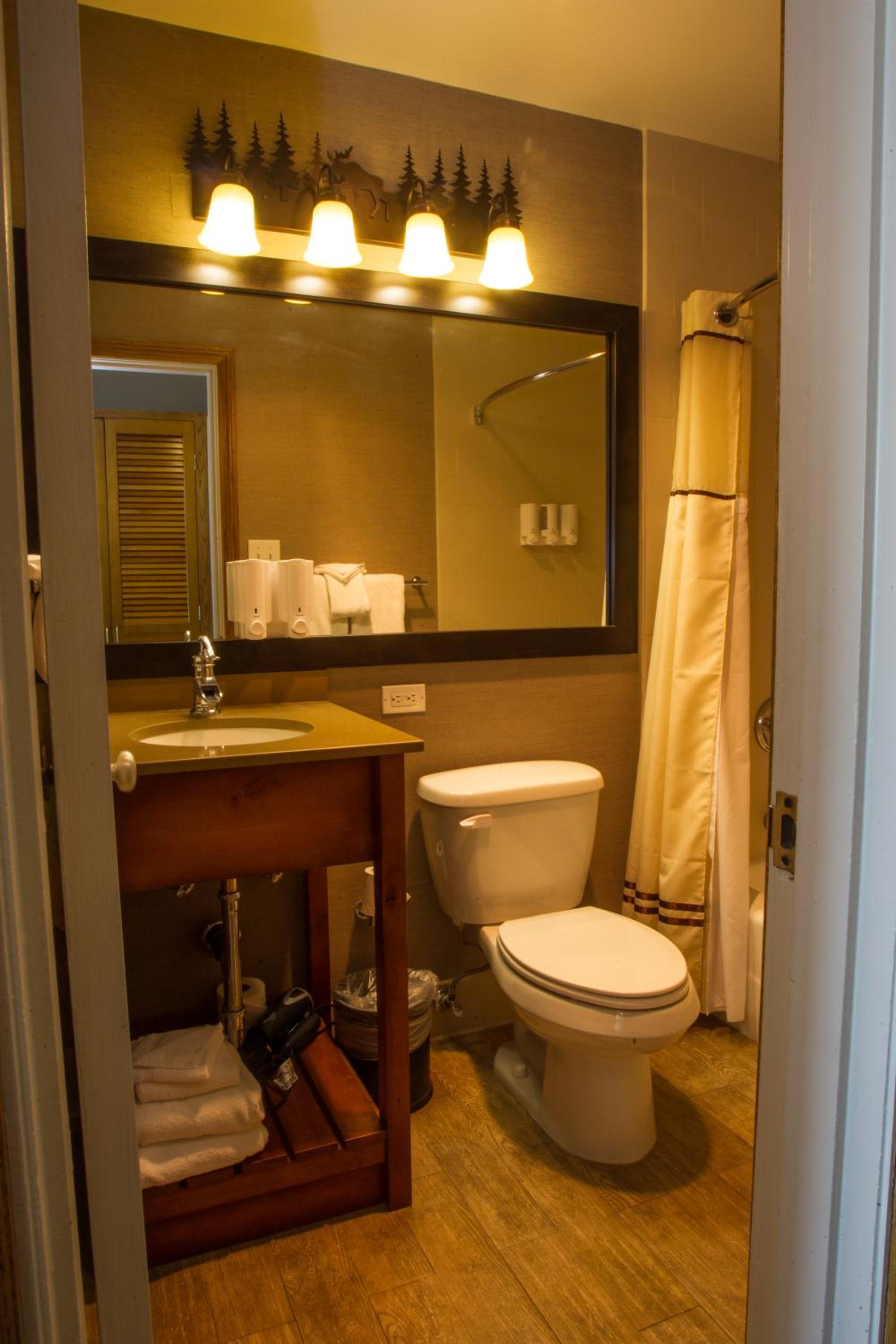 Standard King Room photo 1