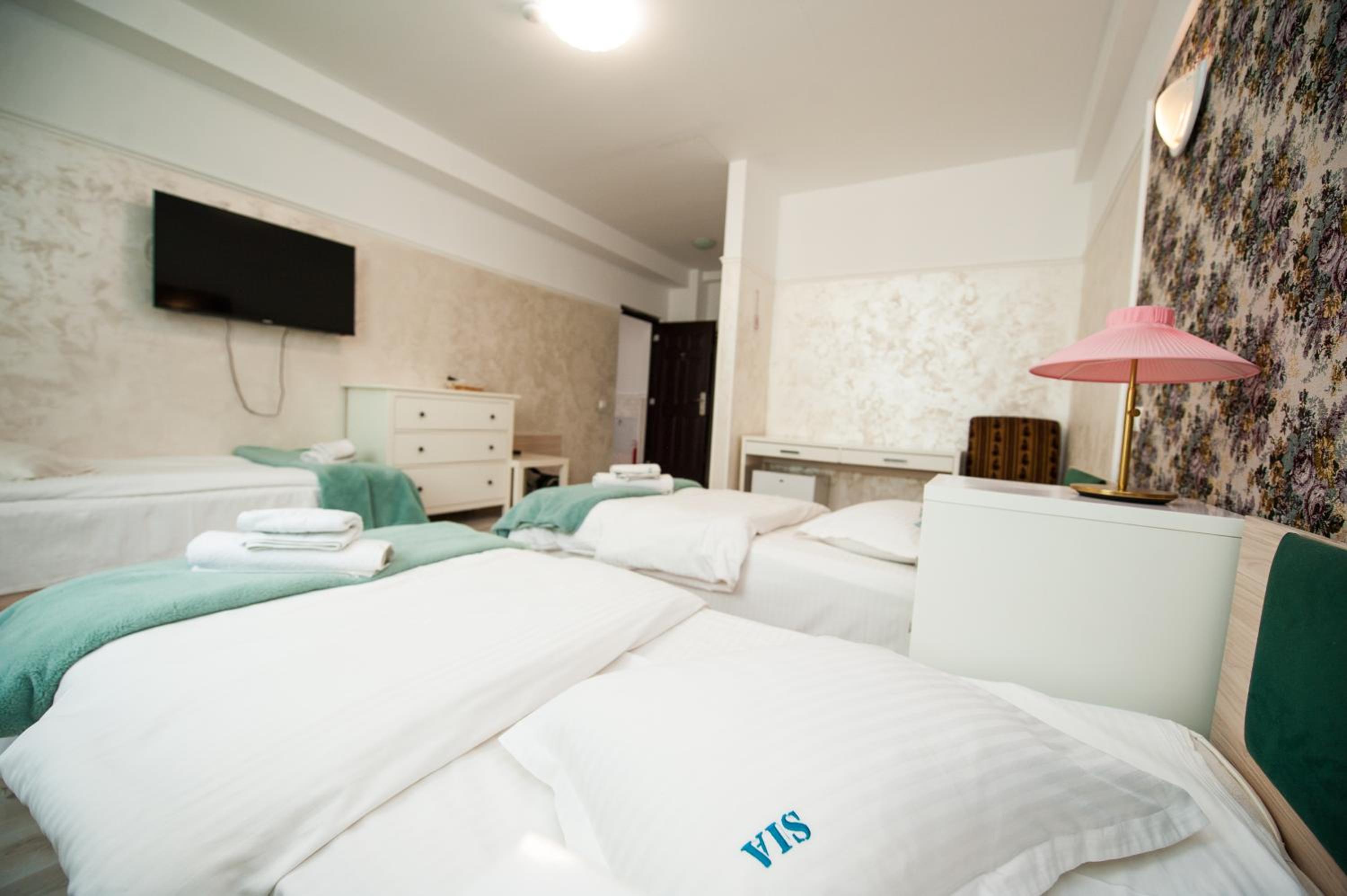 Double or Twin Room - Photo 40