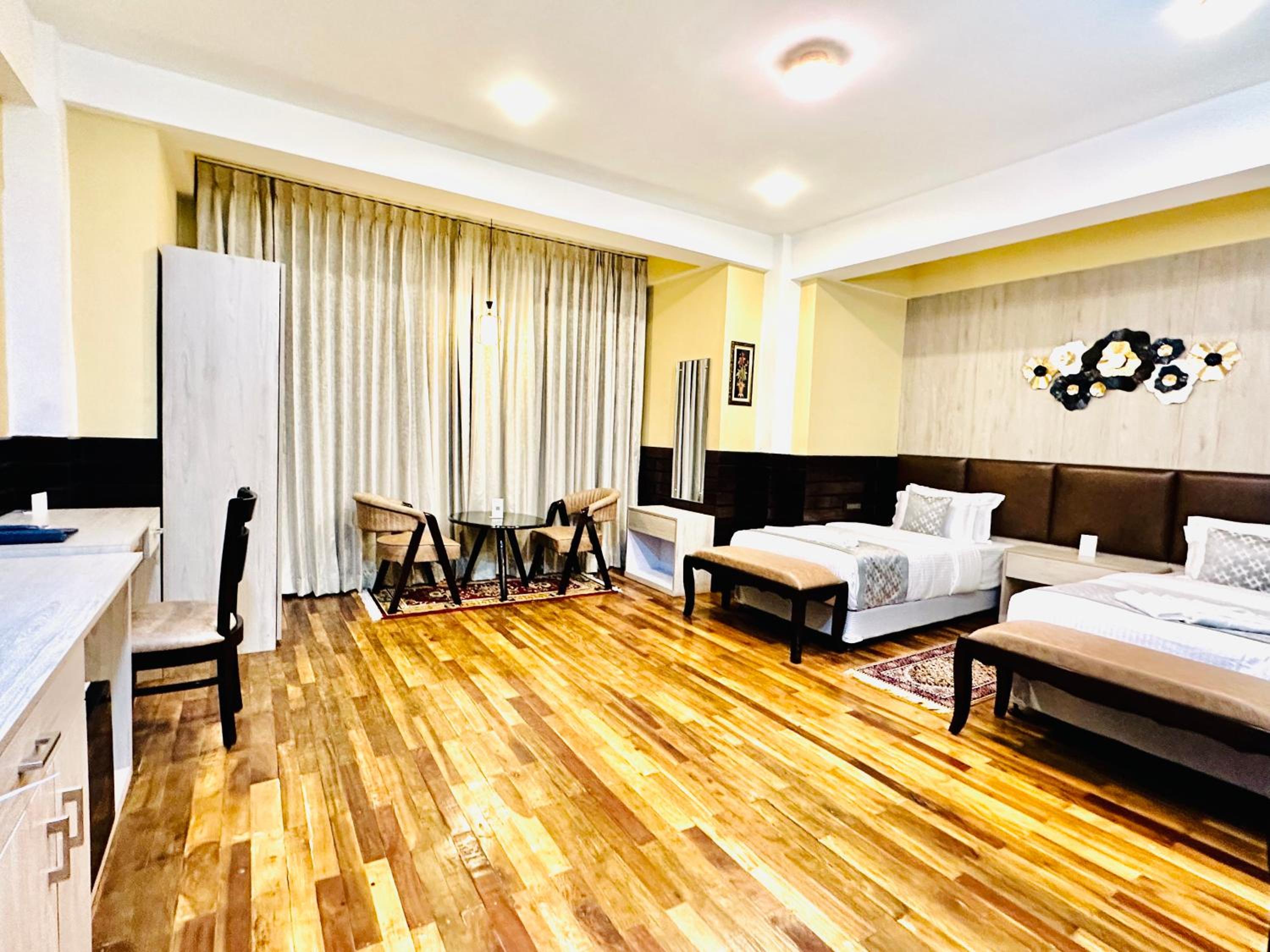 Deluxe Double or Twin Room photo 2