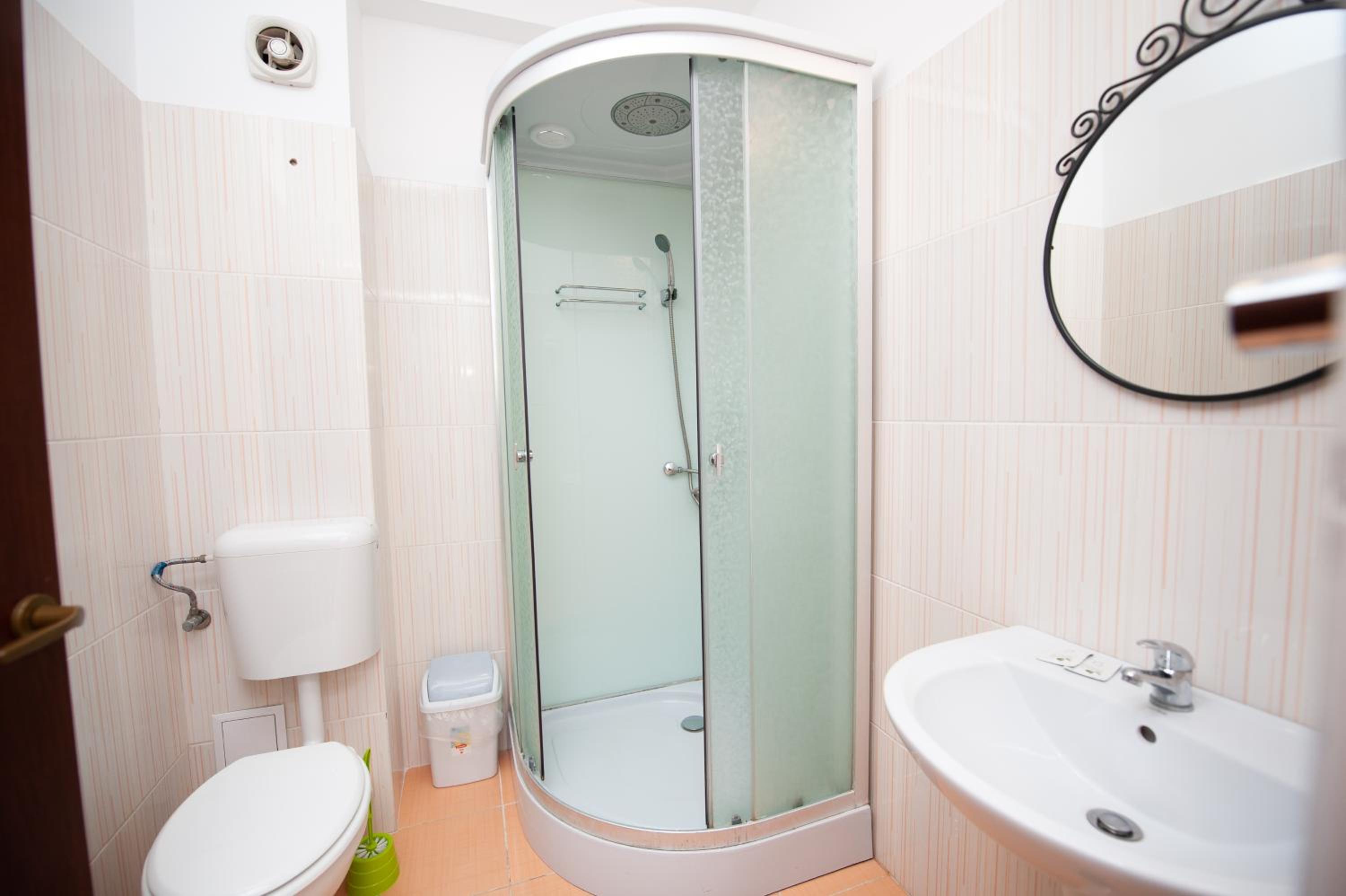 Double or Twin Room - Photo 9
