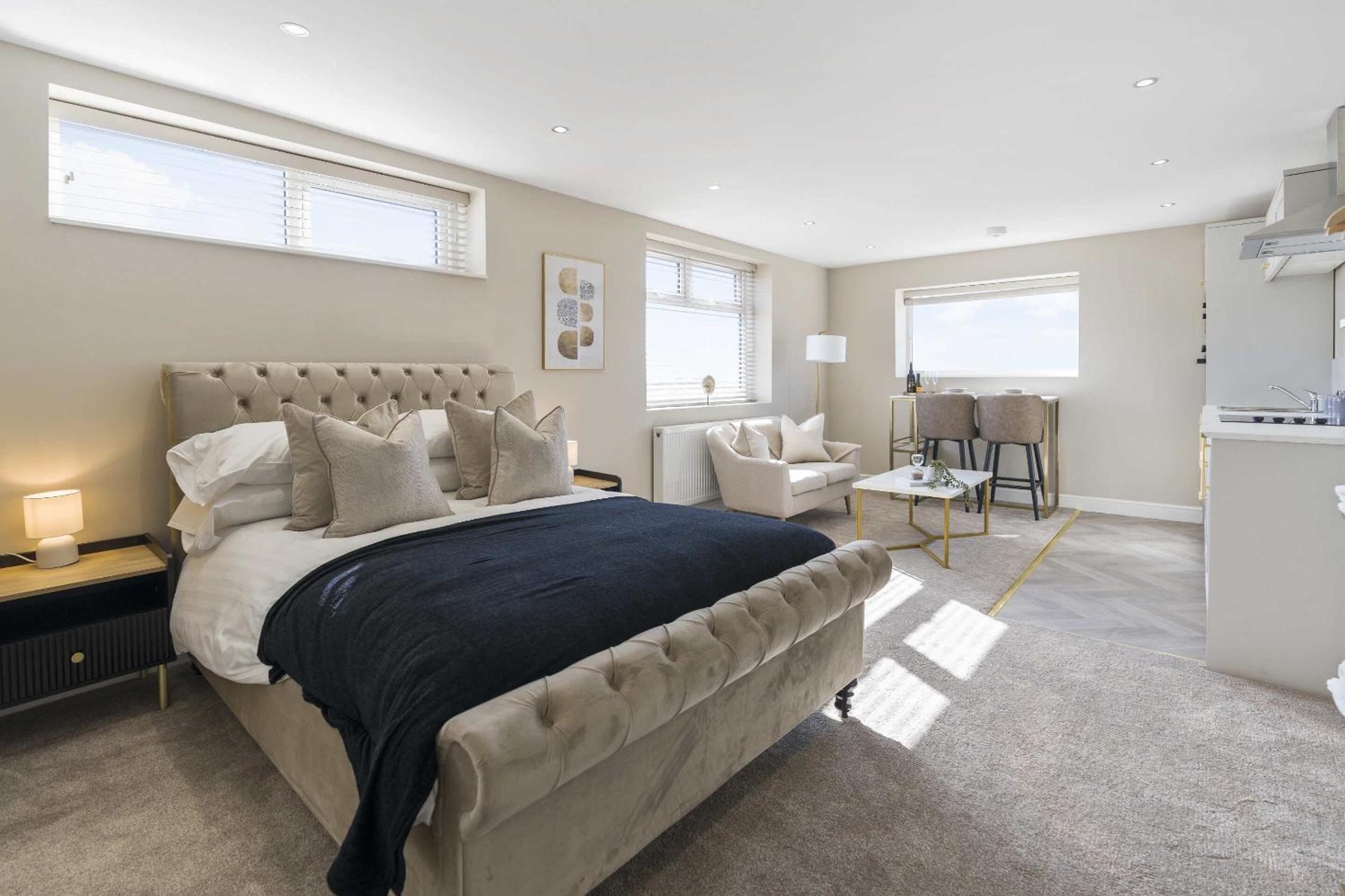 One-Bedroom Apartment with Sea View