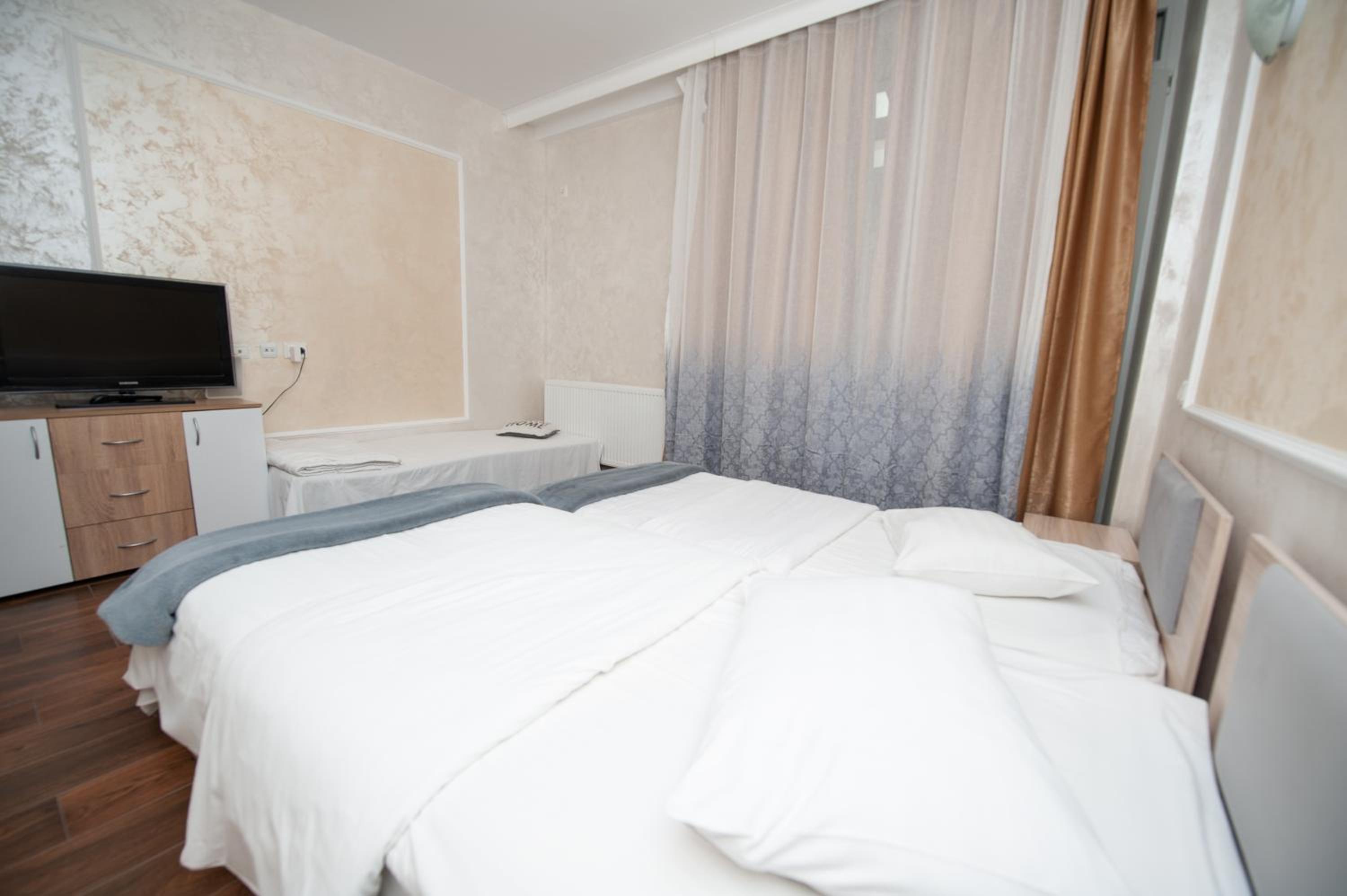 Double or Twin Room - Photo 24