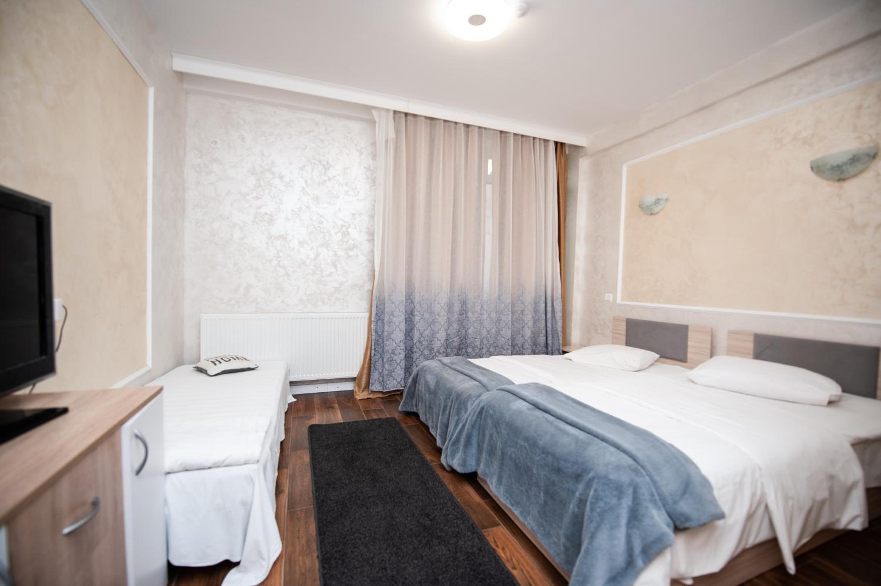 Double or Twin Room - Photo 22