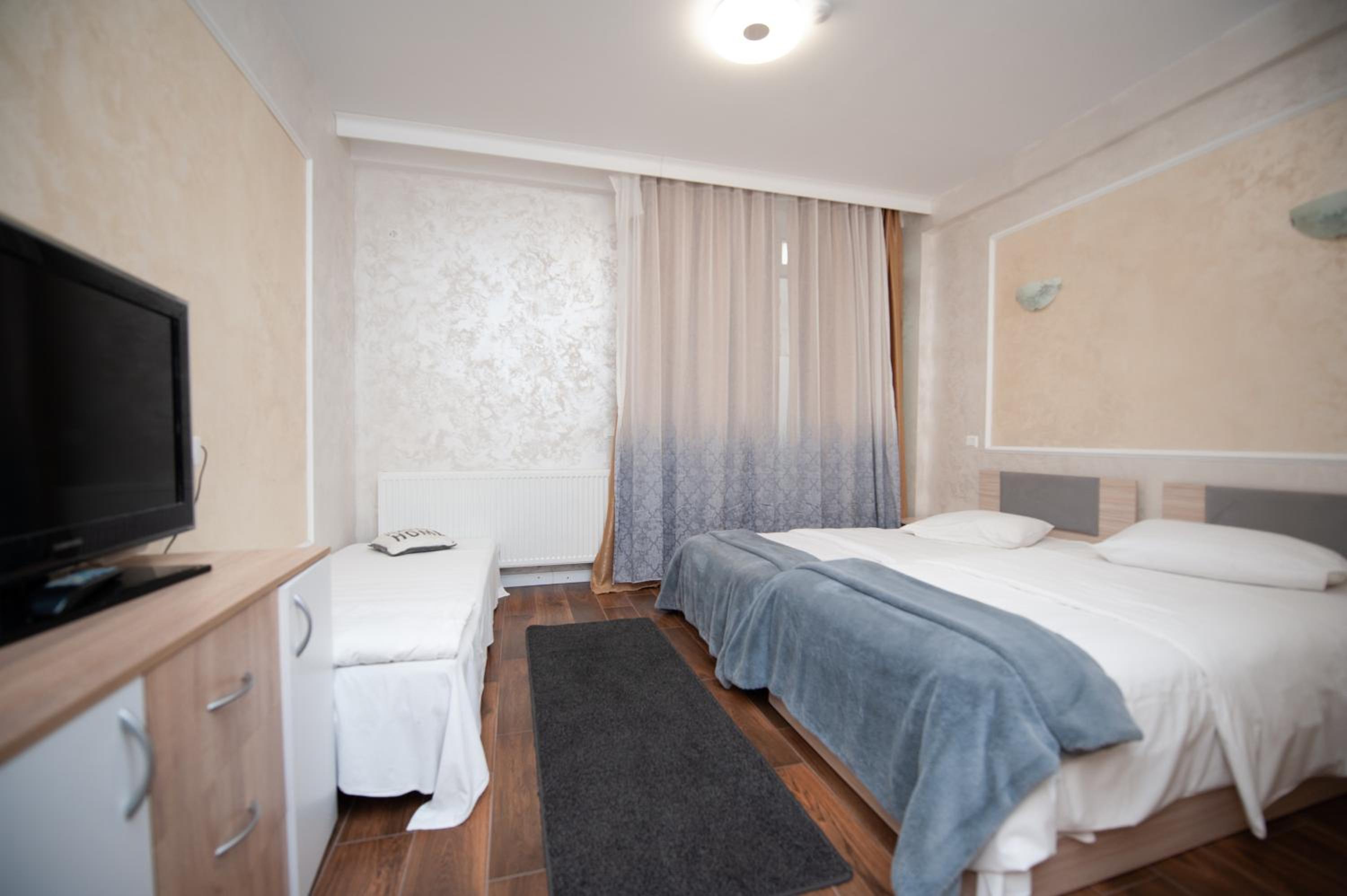 Double or Twin Room - Photo 21