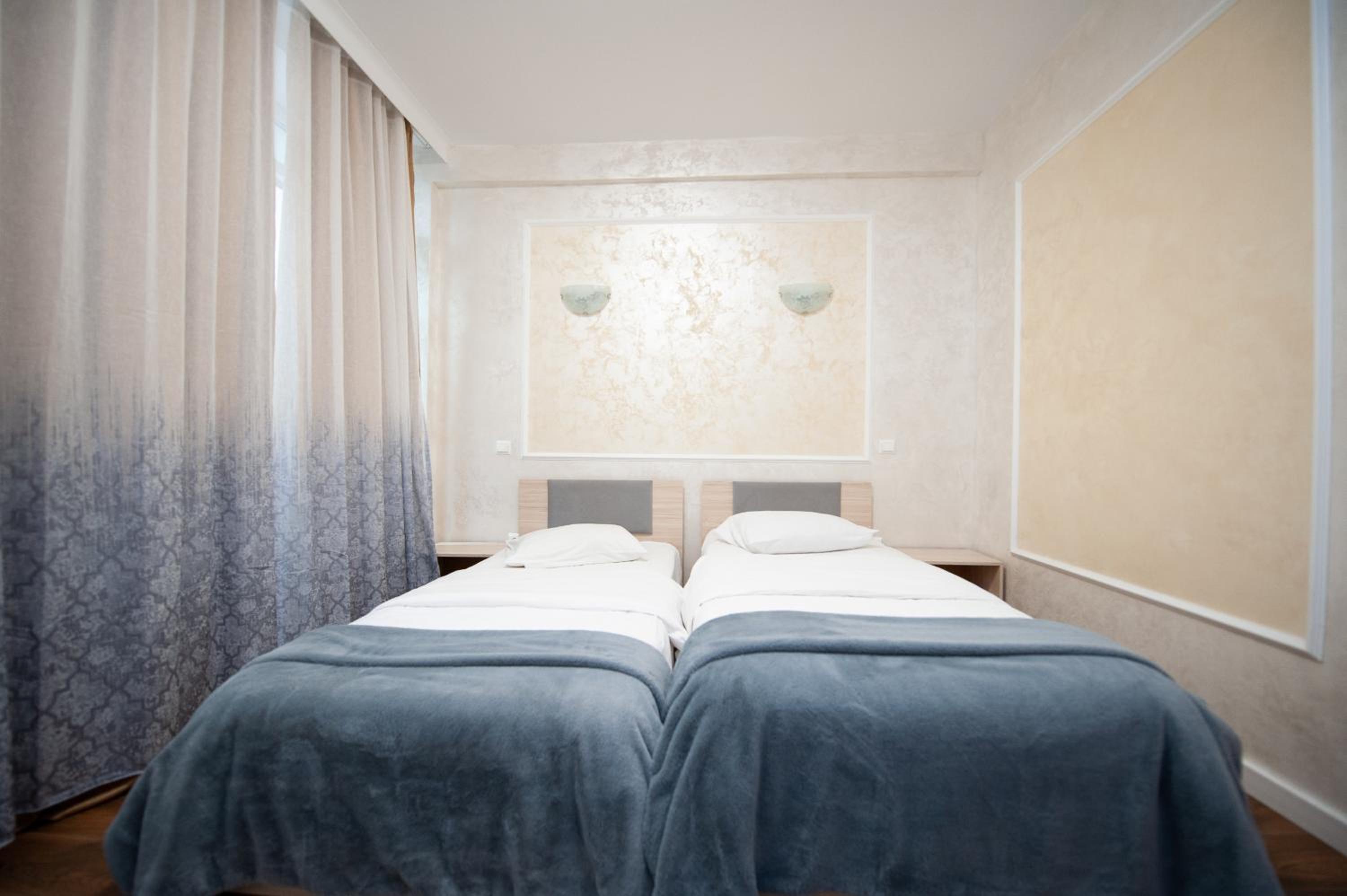 Double or Twin Room - Photo 20
