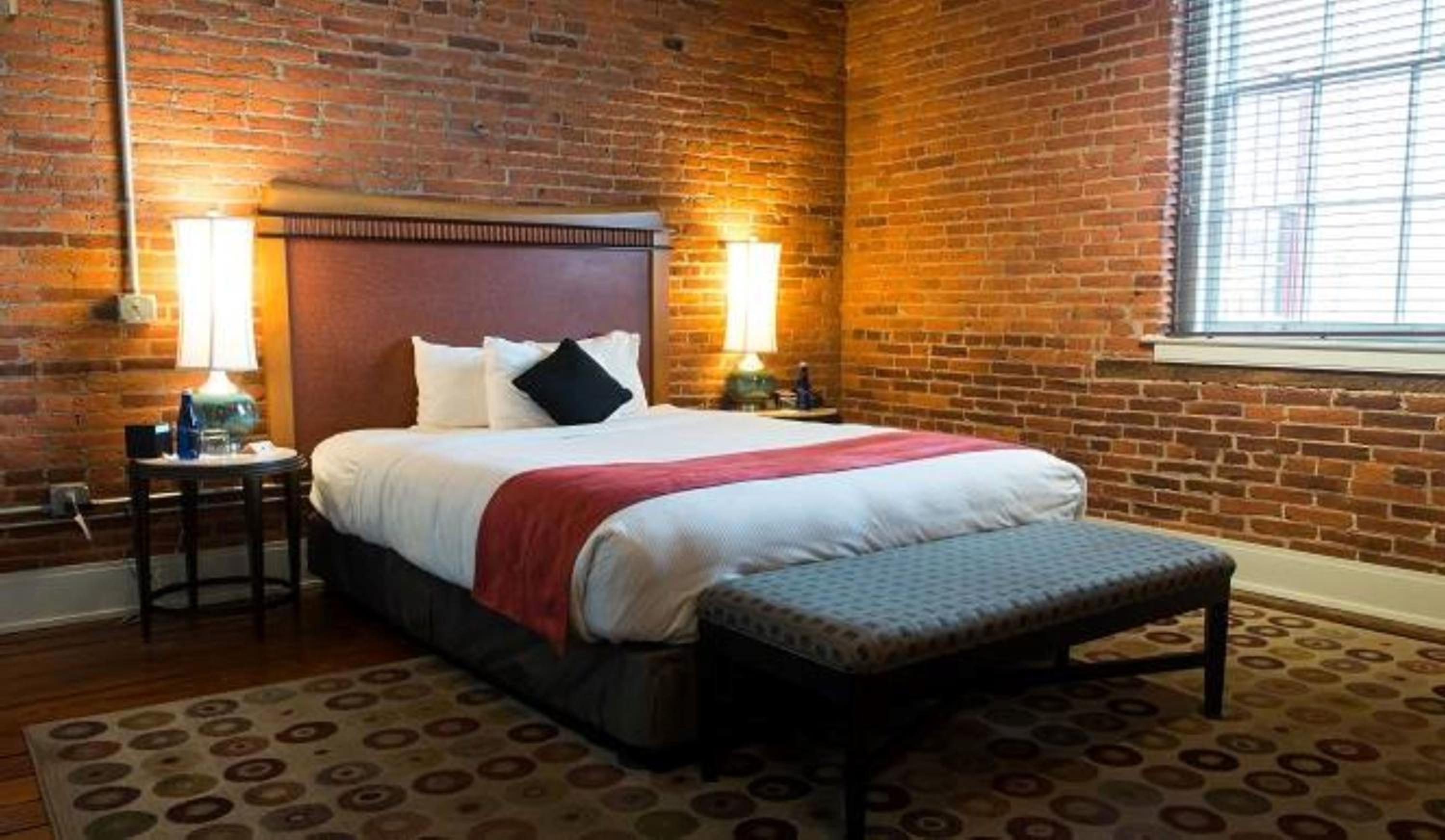 Deluxe Queen Room - Photo 3