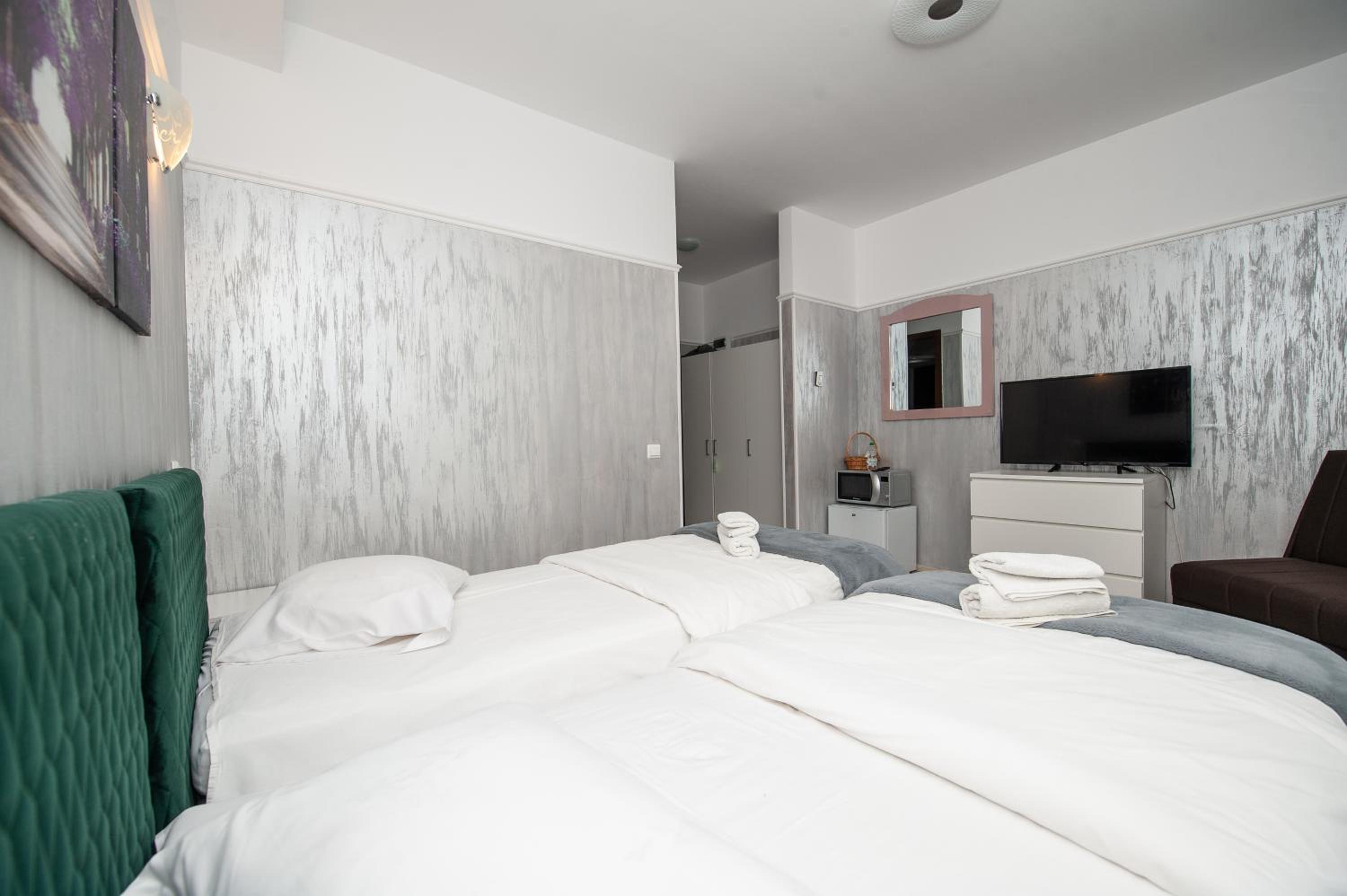 Double or Twin Room - Photo 31