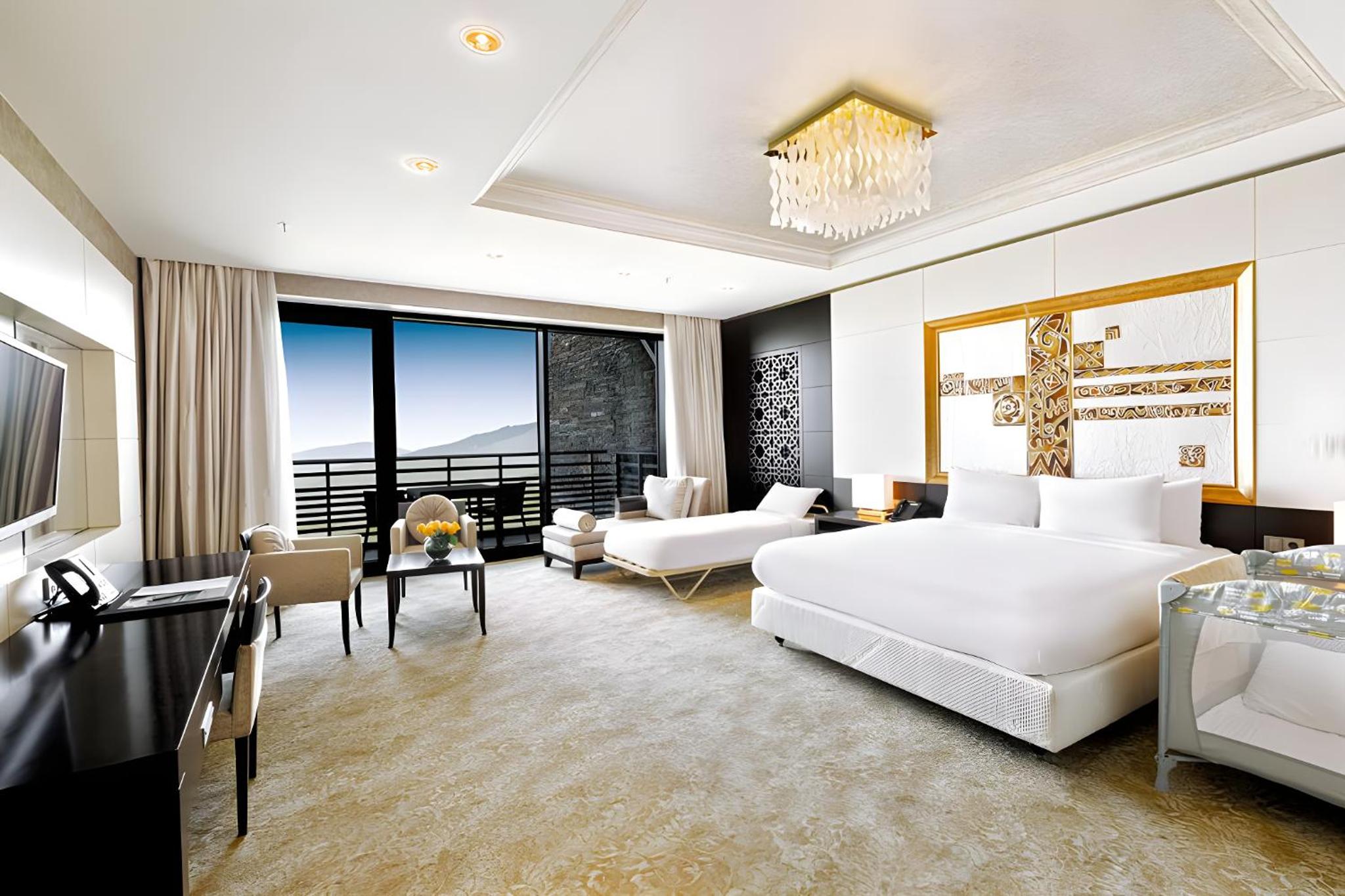 Junior Suite with Mountain View photo 1