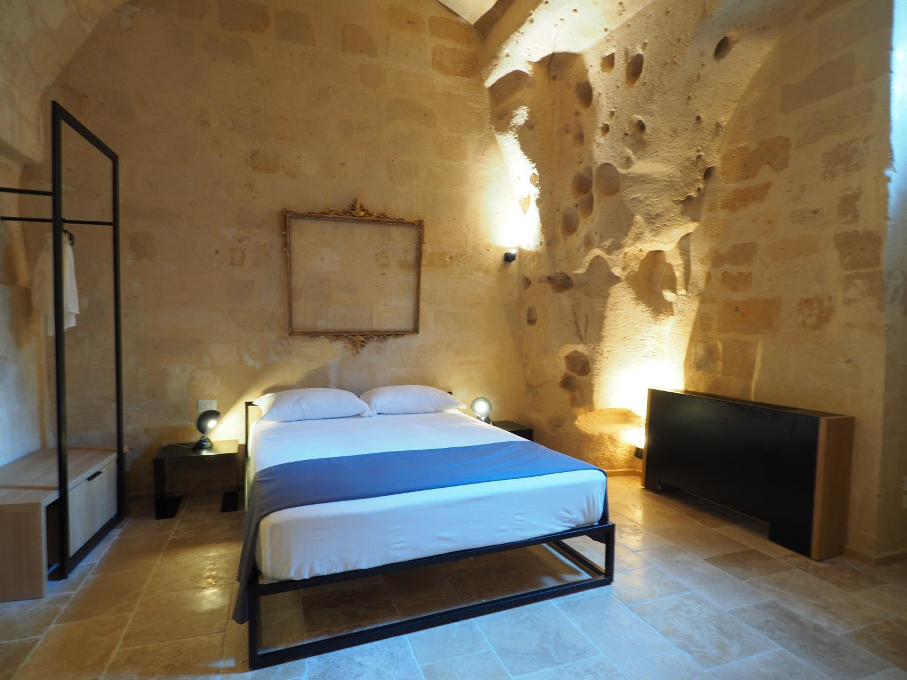 Queen Room with Spa Bath