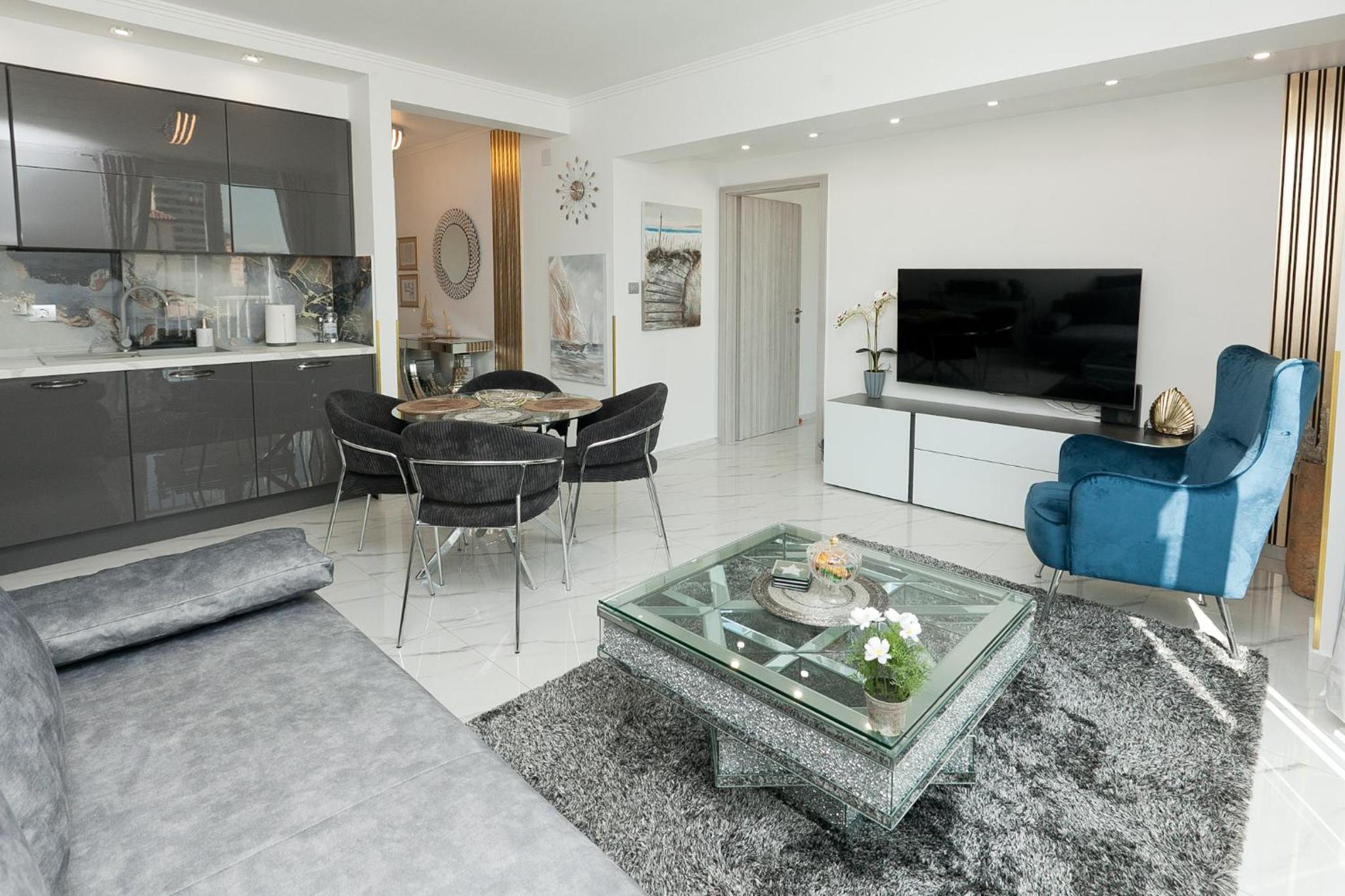 One-Bedroom Apartment