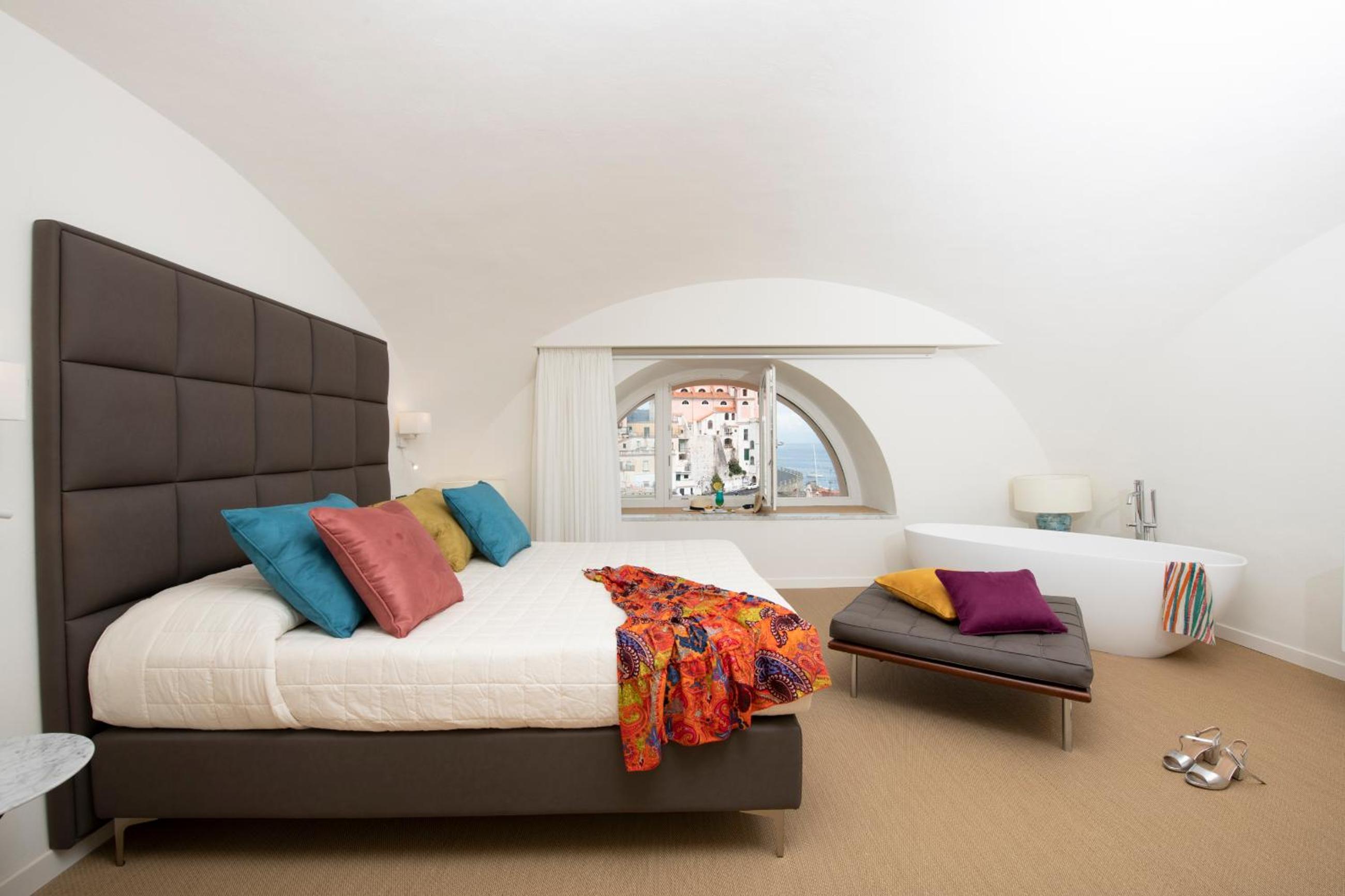 Deluxe Room - Photo 1