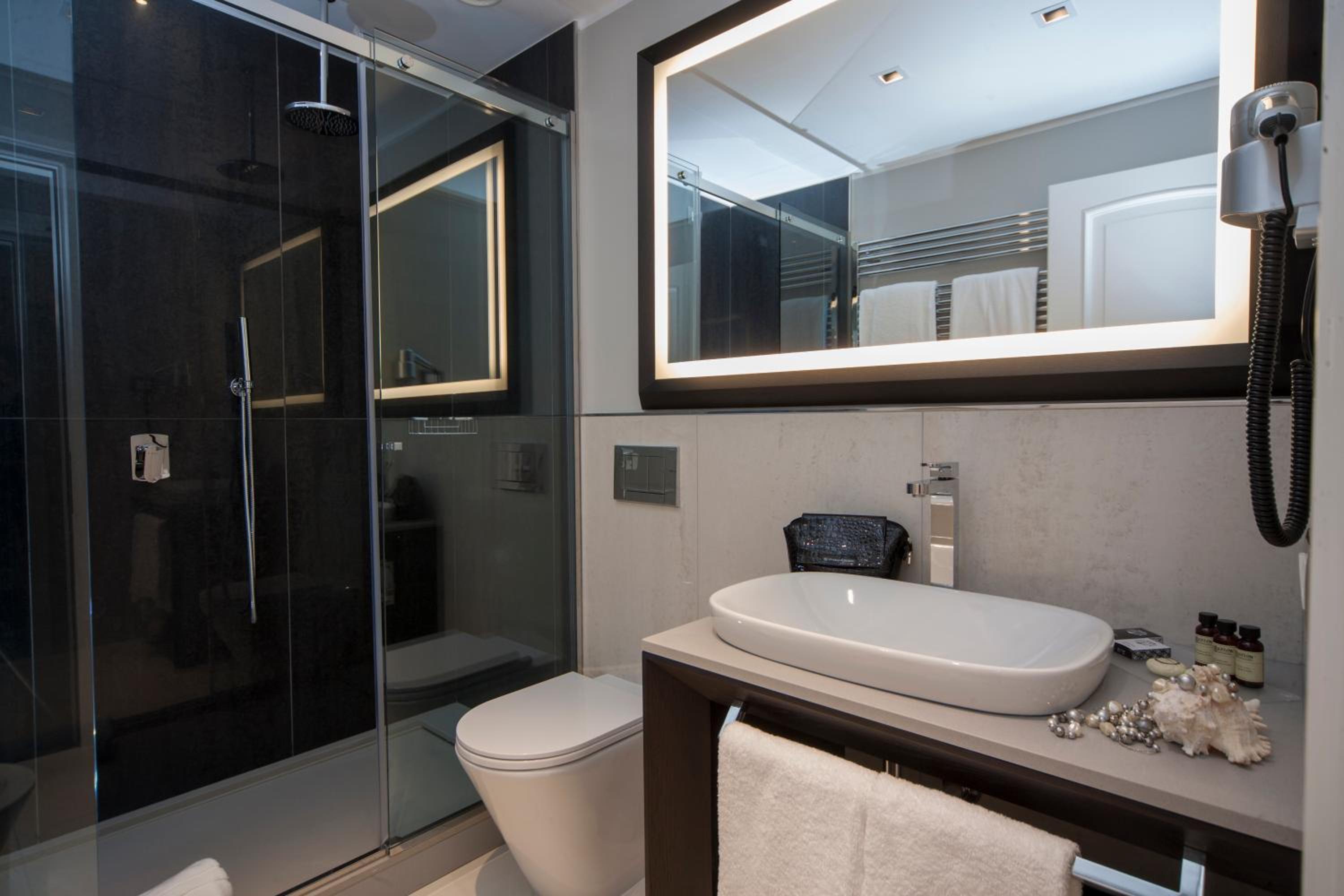 Superior Double or Twin Room - Photo 3