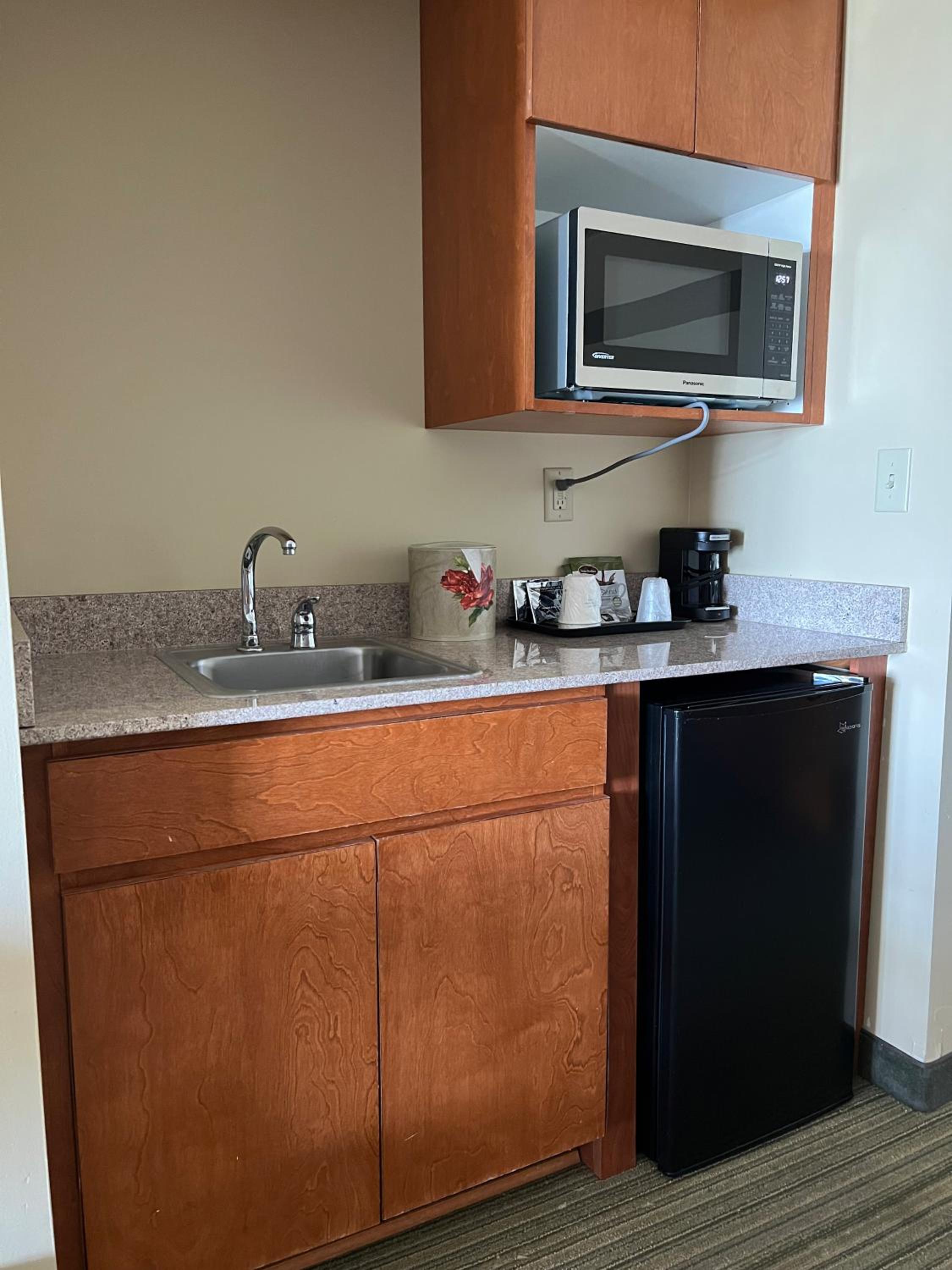 One-Bedroom King Suite - Non-Smoking - Photo 5