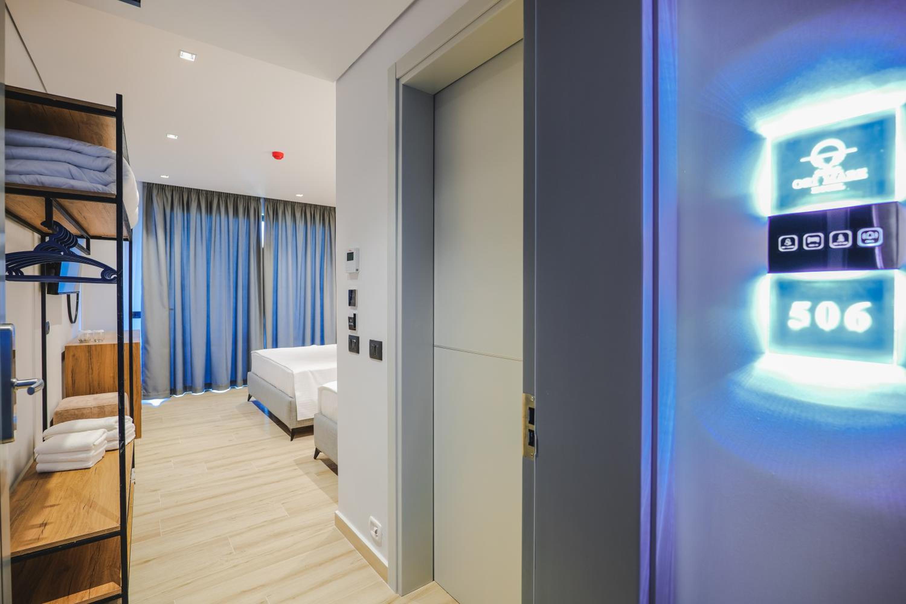 Deluxe Triple Room with Sea View photo 3