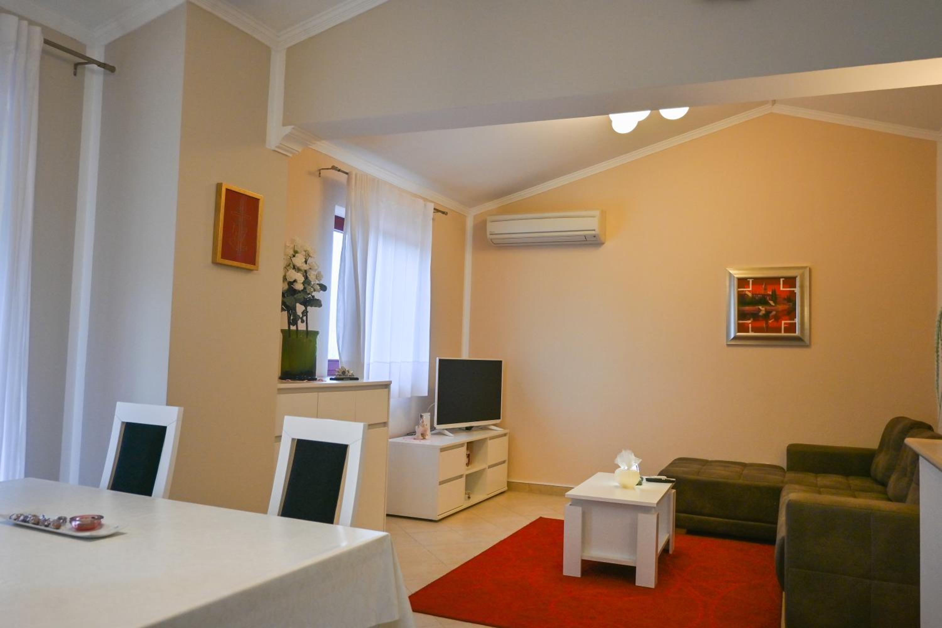 Villa photo 1
