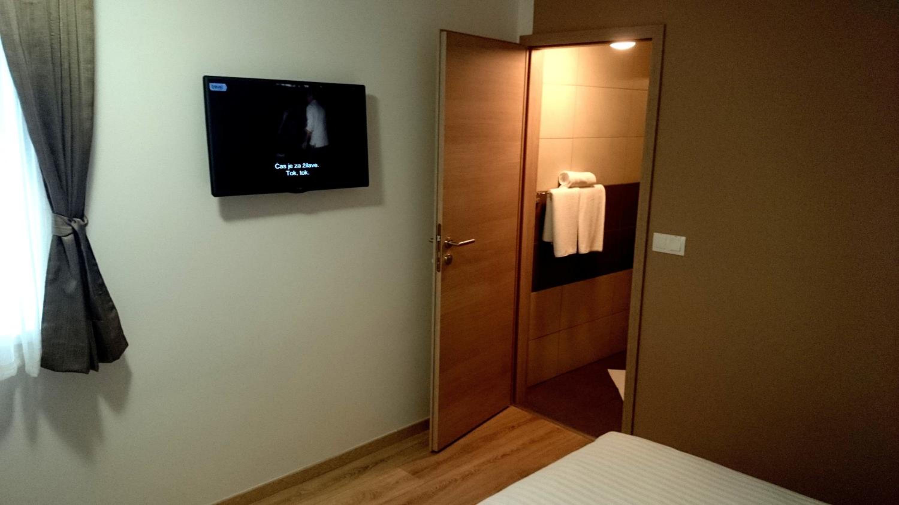 Superior Triple Room photo 2