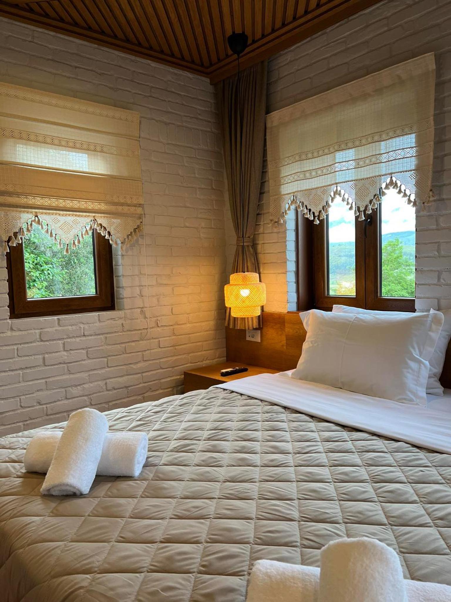 Deluxe Double or Twin Room with City View