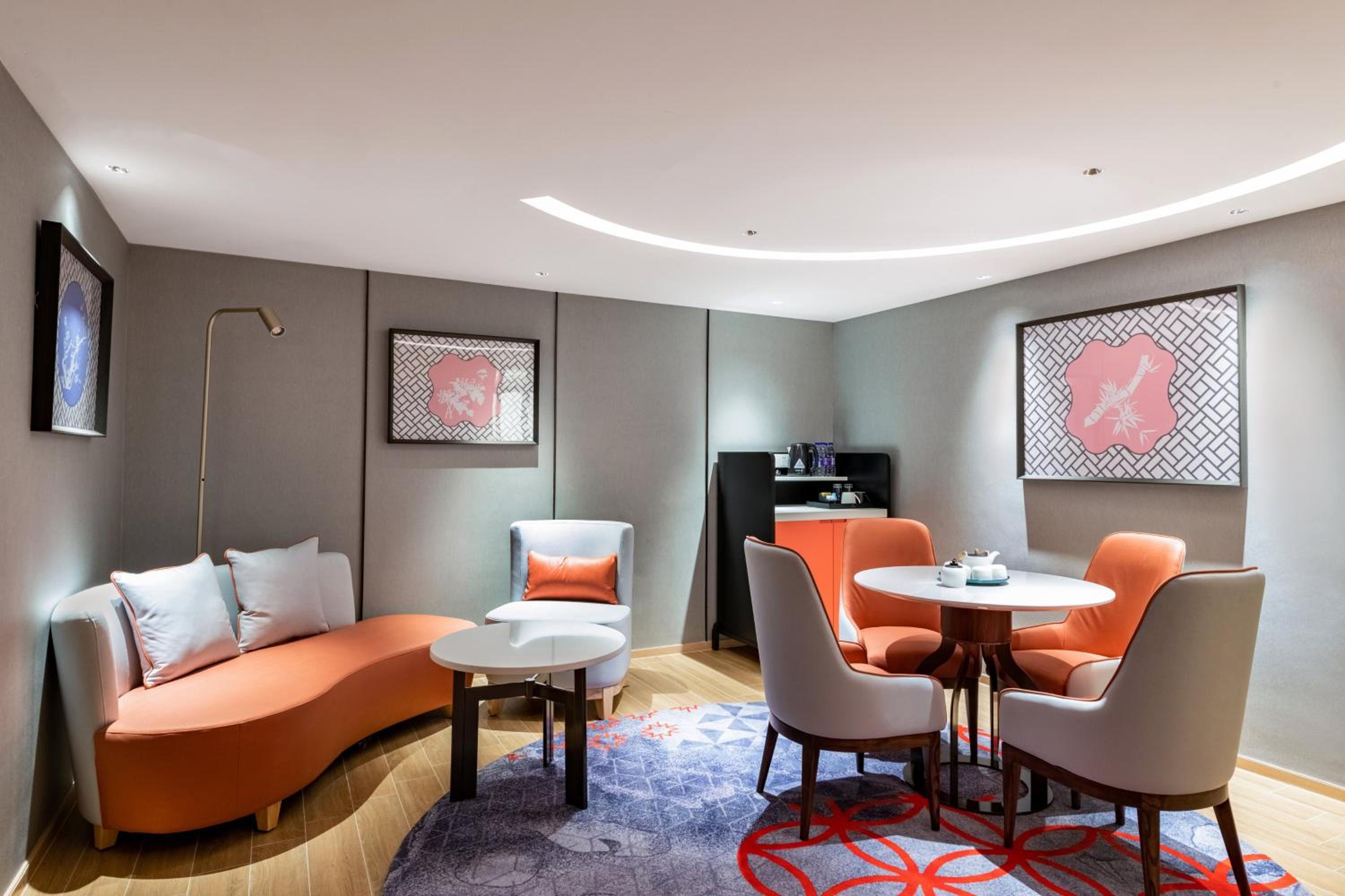 Two-Bedroom Suite with Two King Beds - Kids Theme thumbnail 6
