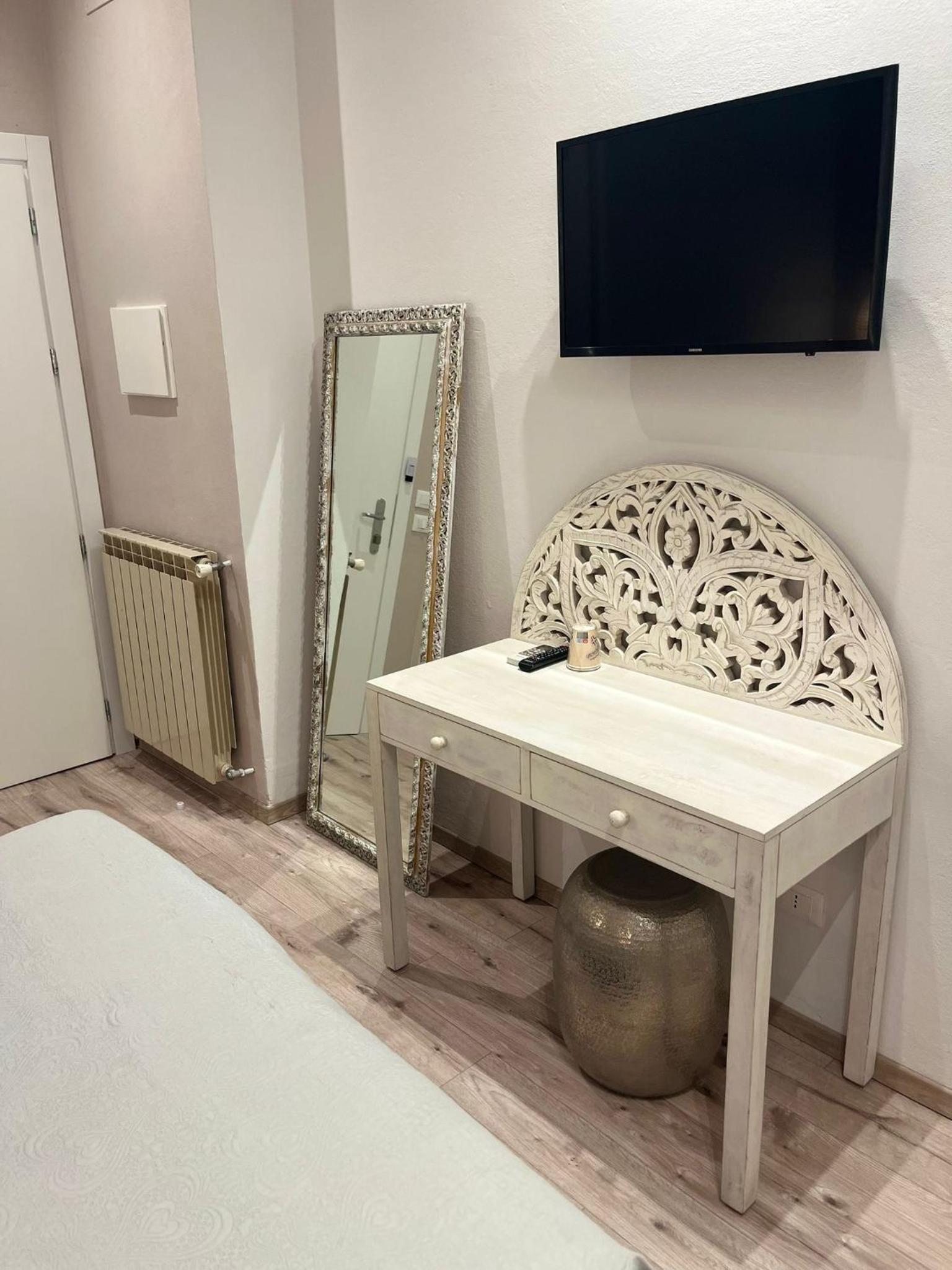 Double or Twin Room - Photo 2