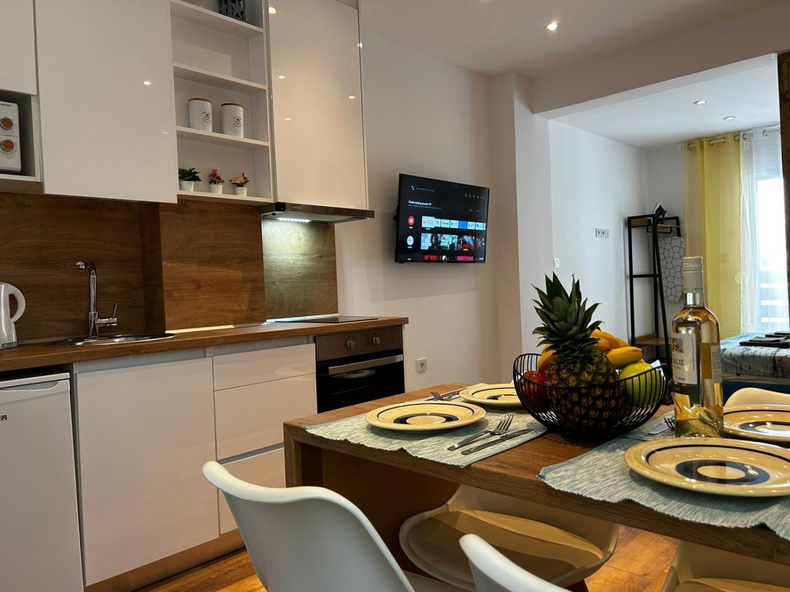 Studio Apartment photo 3