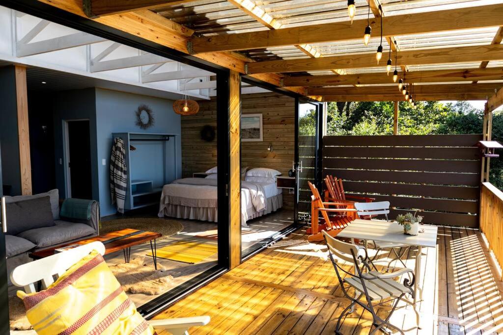 One-Bedroom House photo 1