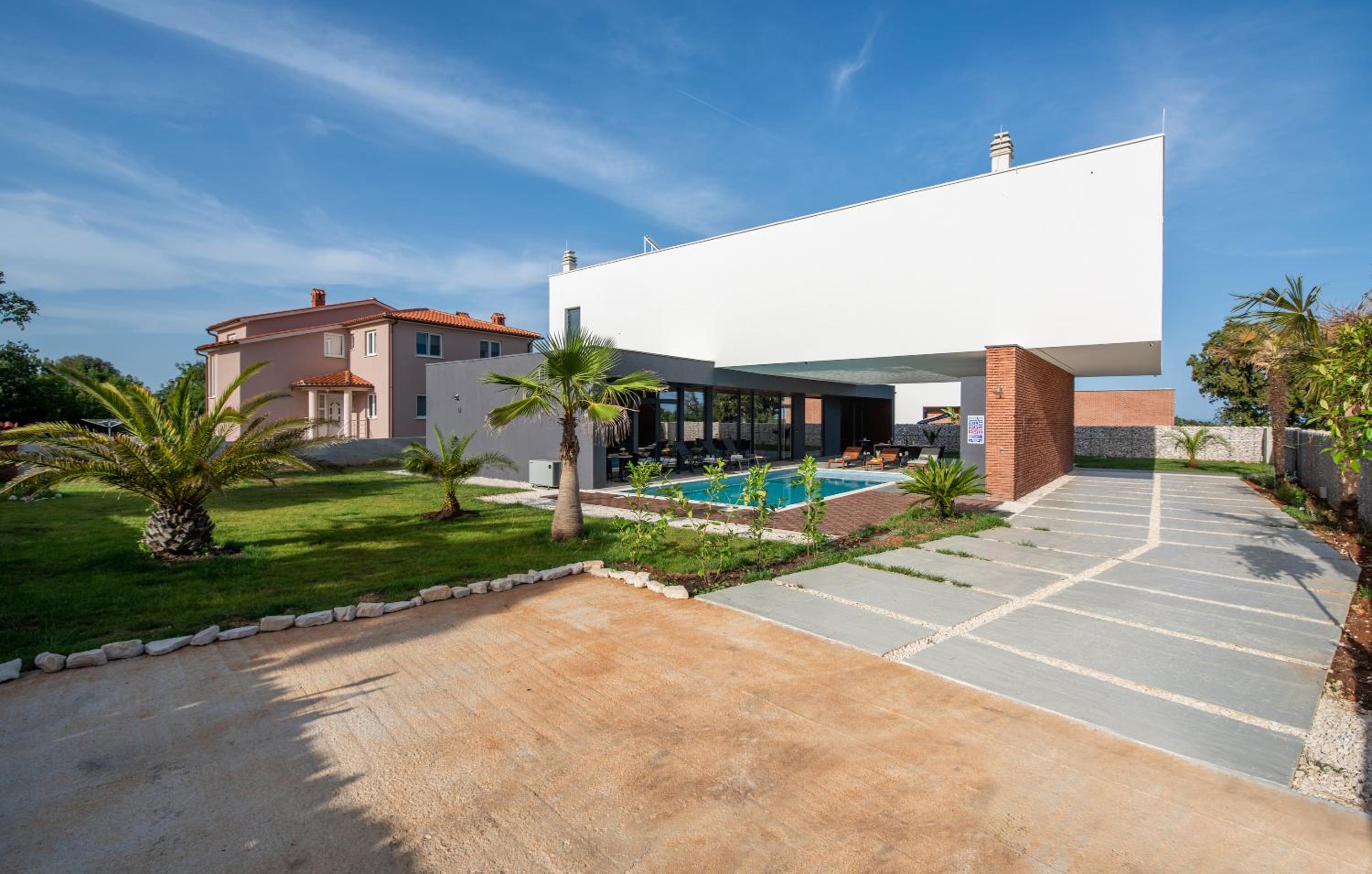 Four-Bedroom Villa photo 2