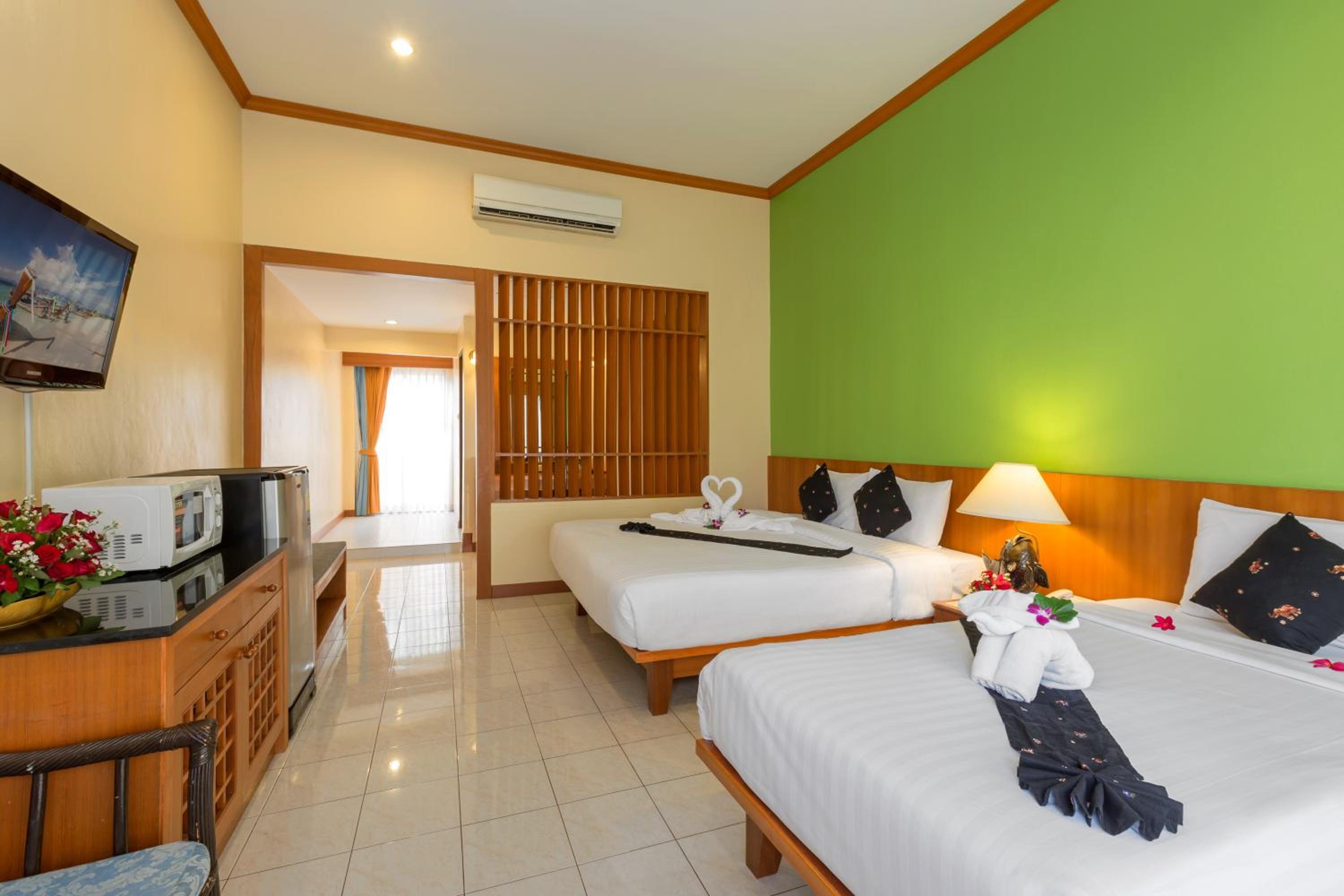 Superior Family Triple Room photo 3