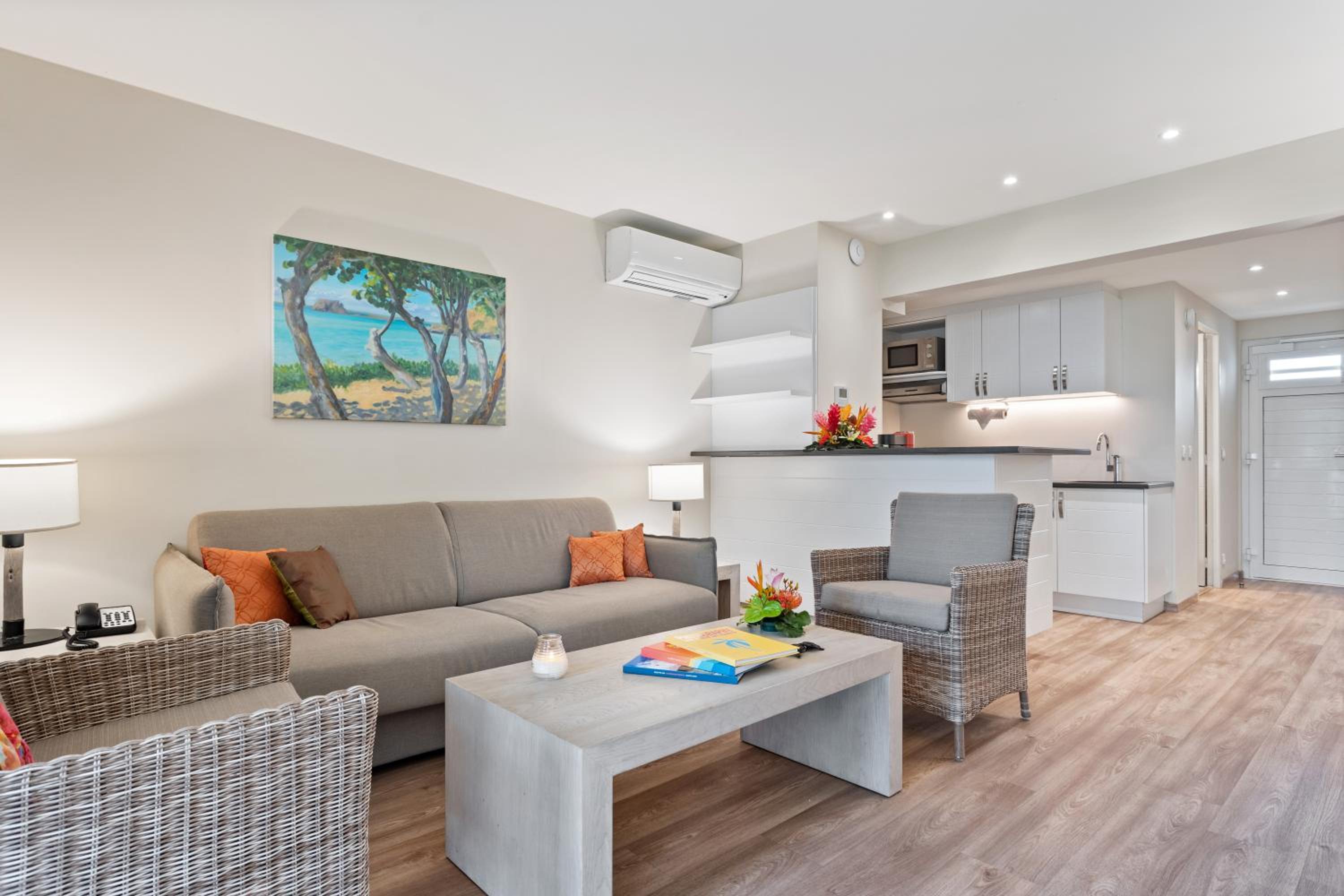 Deluxe Ocean One Bedroom
