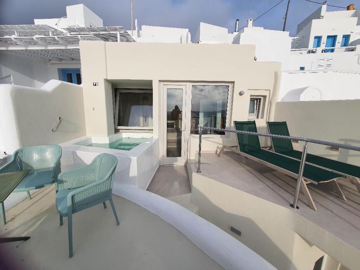 Standard Cave Suite with outdoor Hot Tub and Caldera View - Photo 4