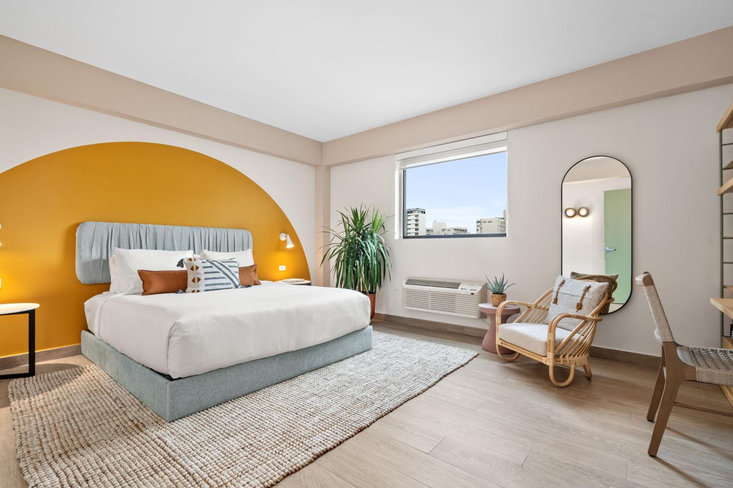1 Bedroom Apartment - Photo 1