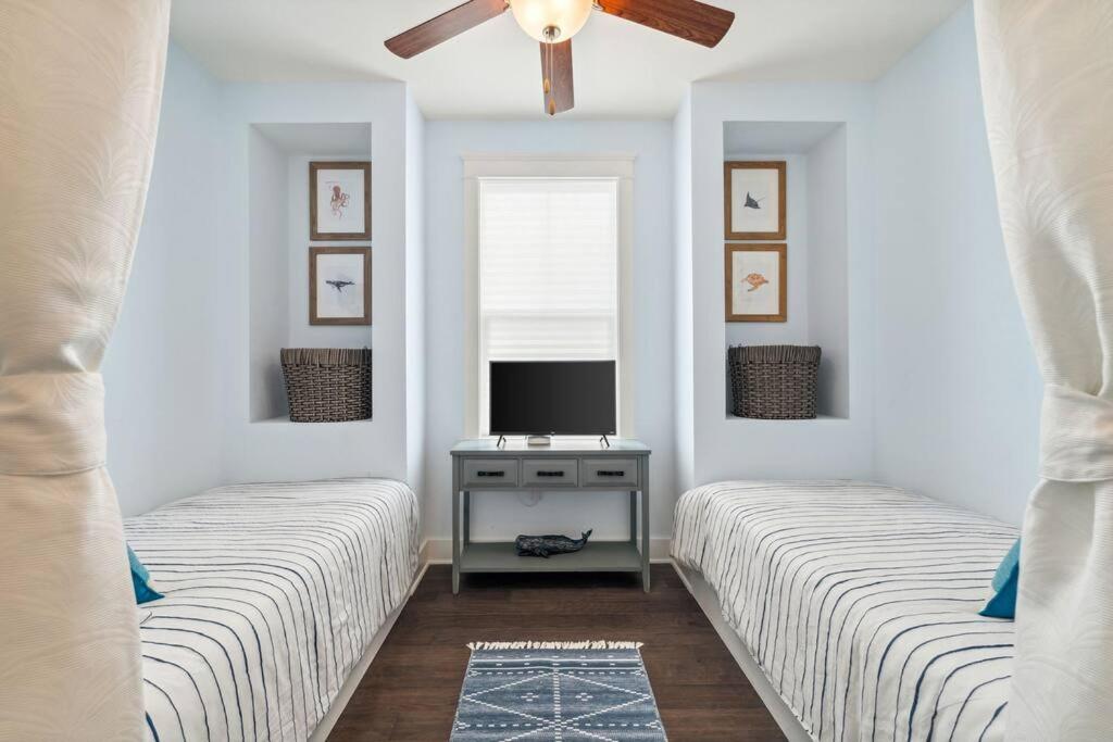 Five-Bedroom House photo 1