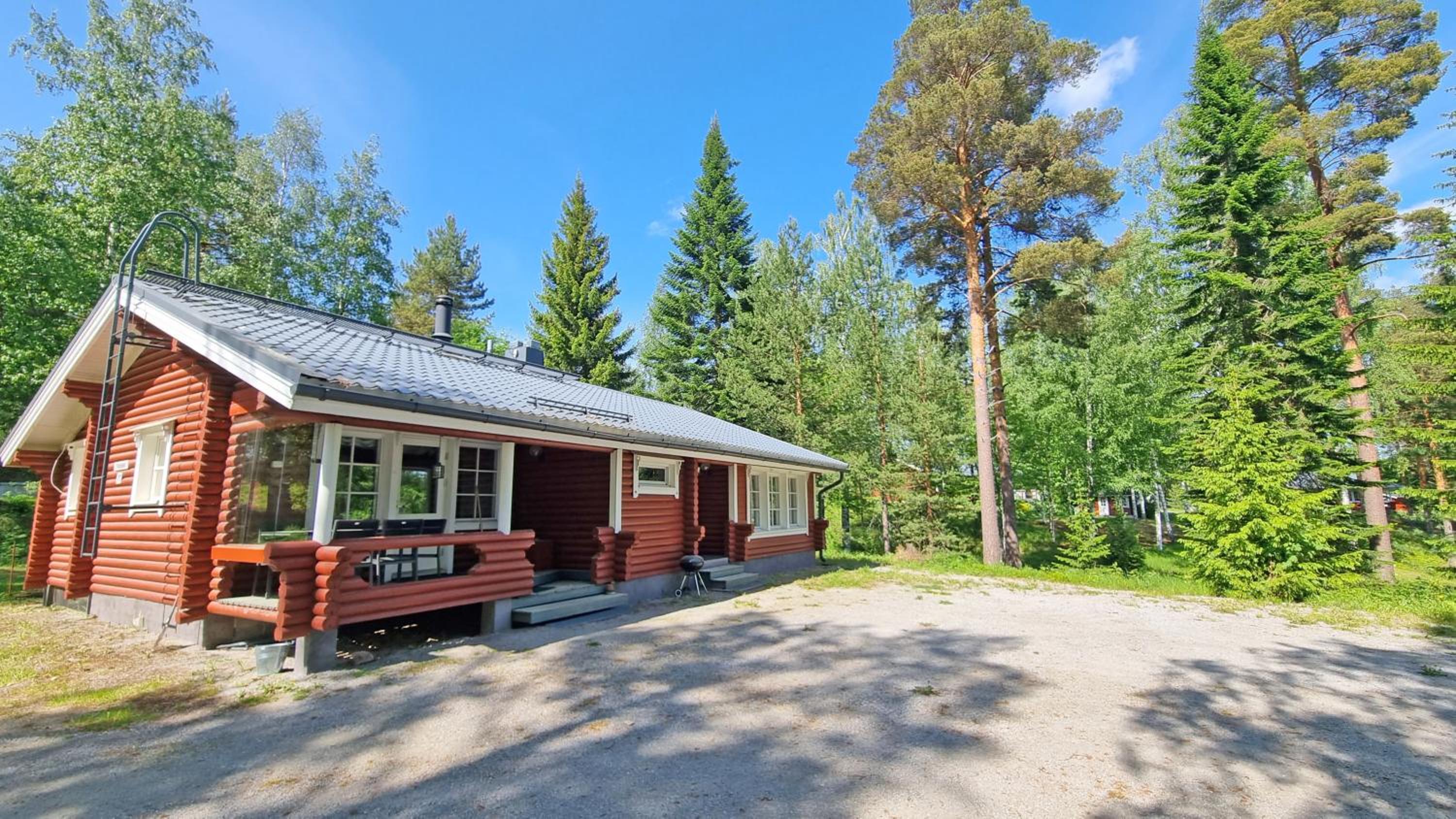 Two Bedroom House with Lake View photo 2