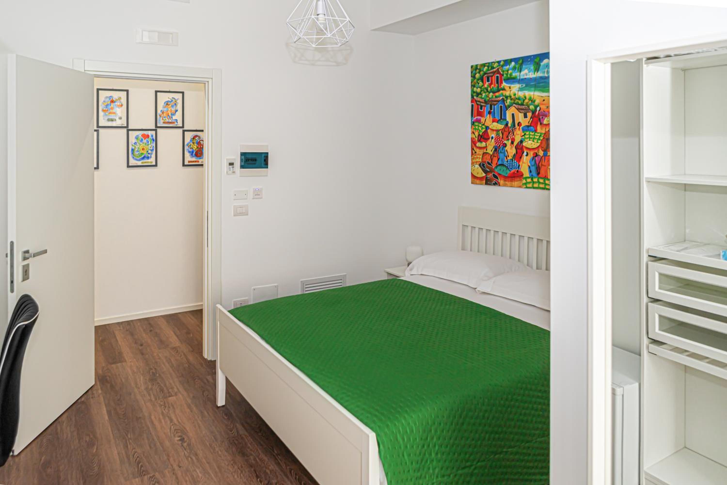 Deluxe Room - Photo 11