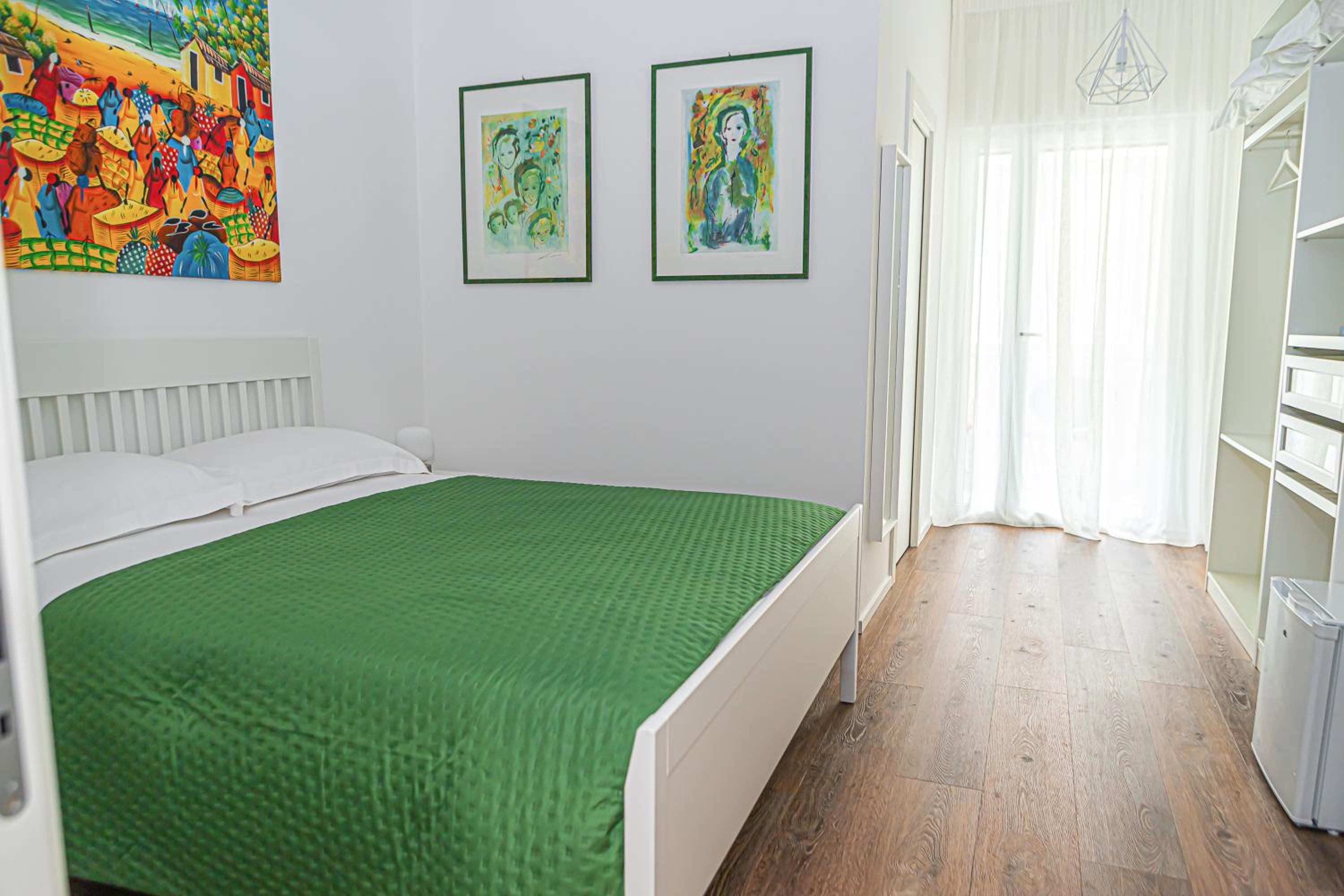 Deluxe Room - Photo 4