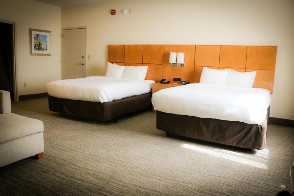 Suite with Two Queen Beds - Accessible/Non-Smoking photo 1
