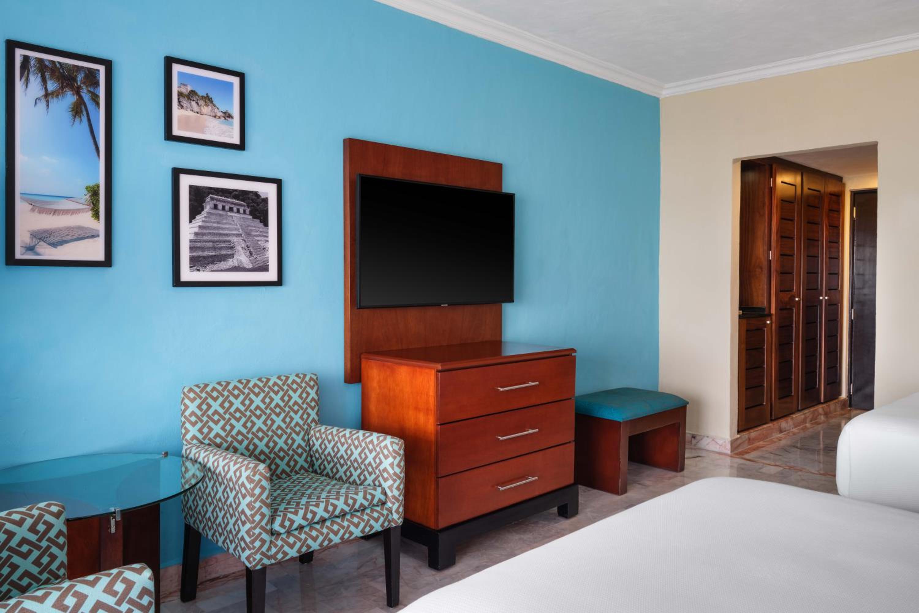 Deluxe Double Room With Lagoon View, Non-Smoking