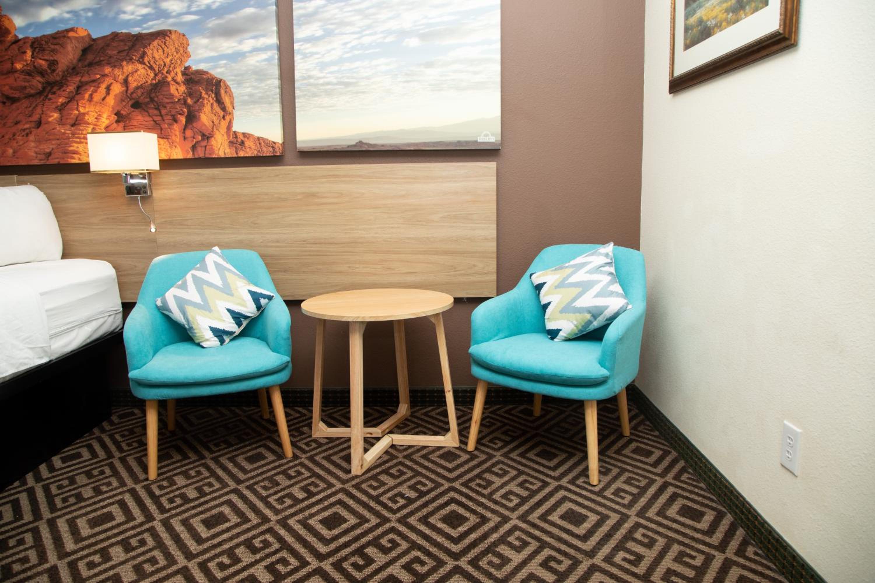King Room - Non-Smoking - Photo 10